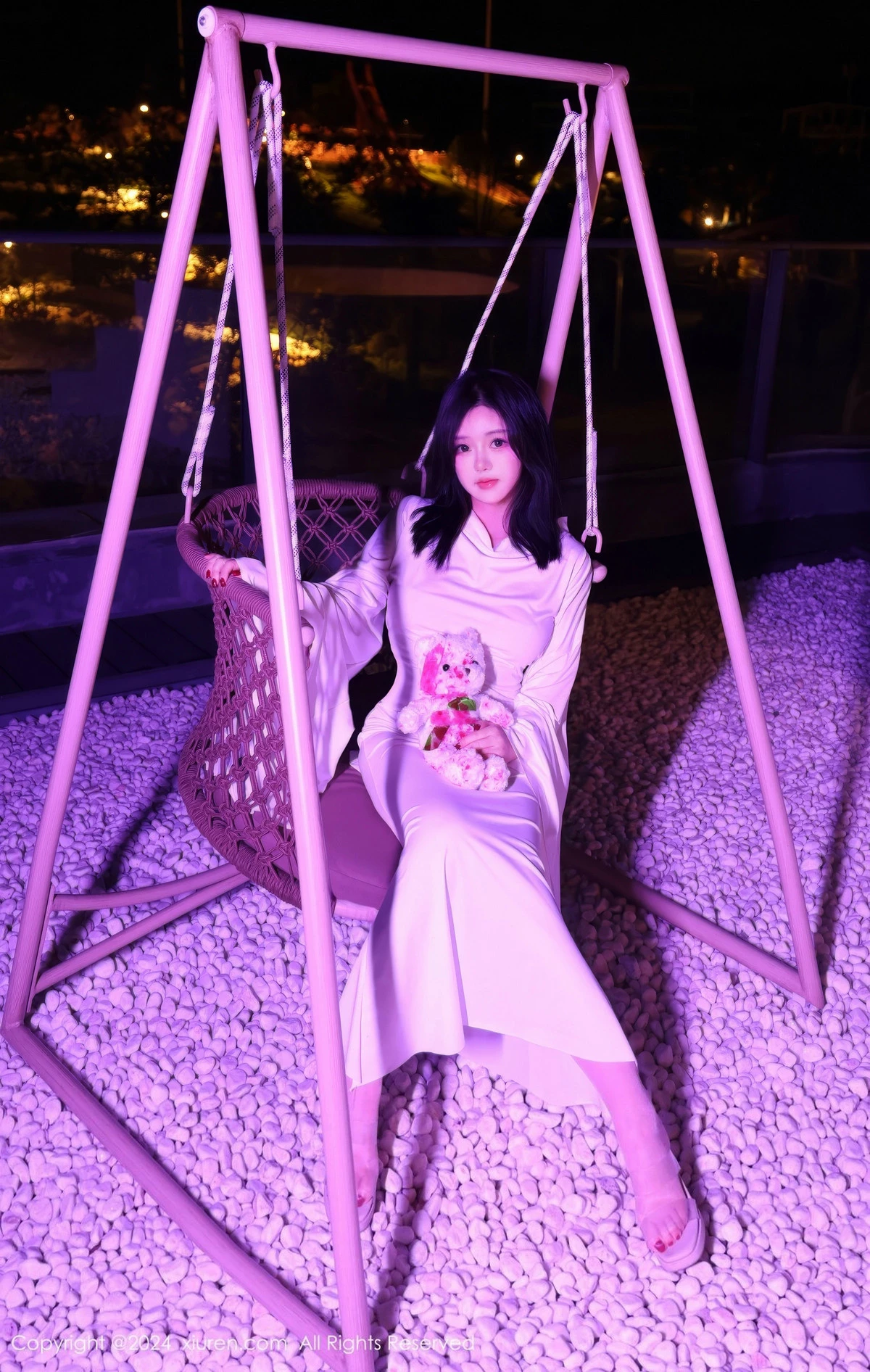 [[XiuRen秀人网]秀人网]No.9376_模特小薯条nienie白色连衣裙+红色情趣服饰秀曼妙身姿诱惑写真81P