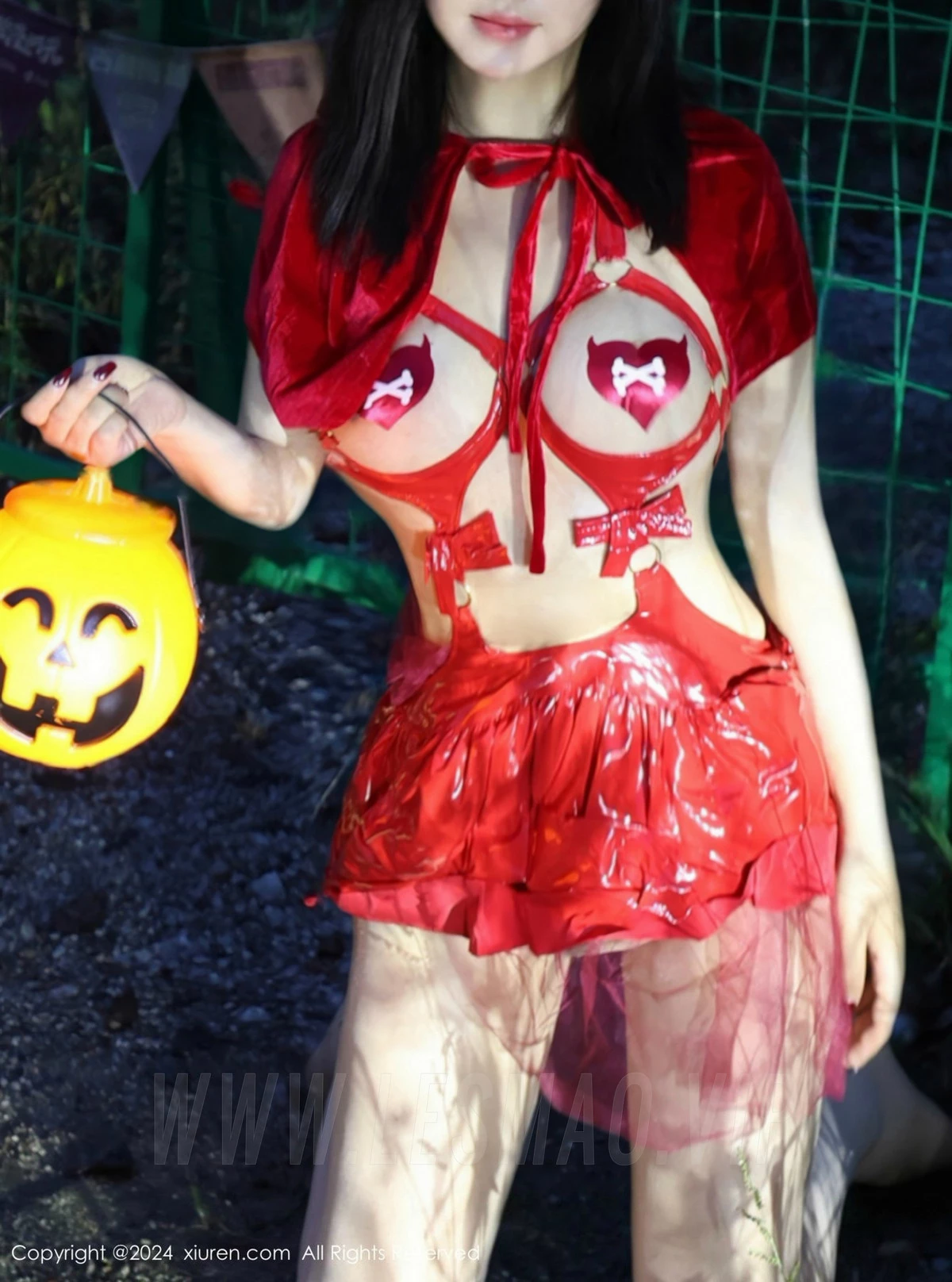 [[XiuRen秀人网]秀人网]No.9376_模特小薯条nienie白色连衣裙+红色情趣服饰秀曼妙身姿诱惑写真81P