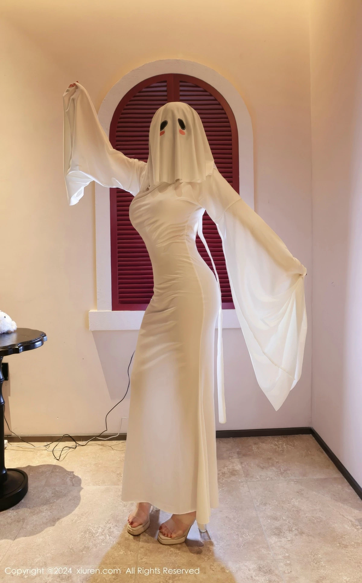 [[XiuRen秀人网]秀人网]No.9376_模特小薯条nienie白色连衣裙+红色情趣服饰秀曼妙身姿诱惑写真81P