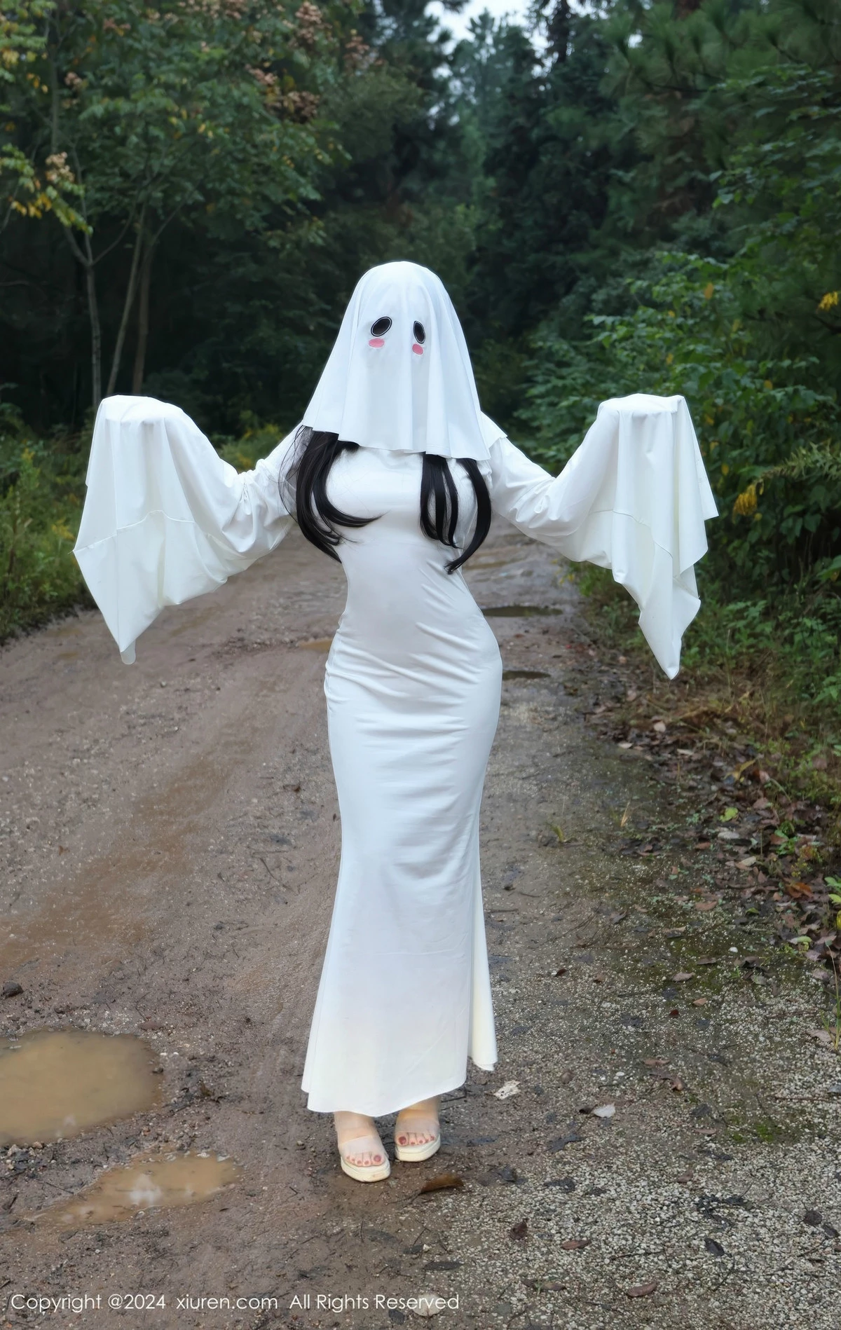 [[XiuRen秀人网]秀人网]No.9376_模特小薯条nienie白色连衣裙+红色情趣服饰秀曼妙身姿诱惑写真81P