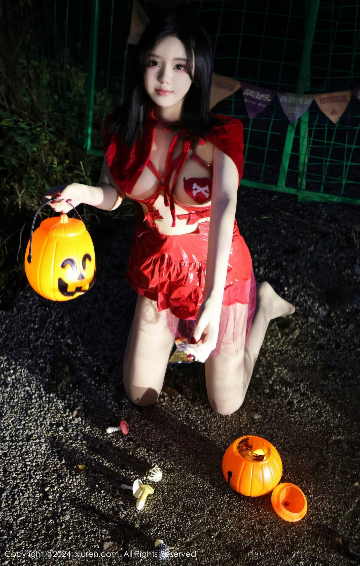 [[XiuRen秀人网]秀人网]No.9376_模特小薯条nienie白色连衣裙+红色情趣服饰秀曼妙身姿诱惑写真81P