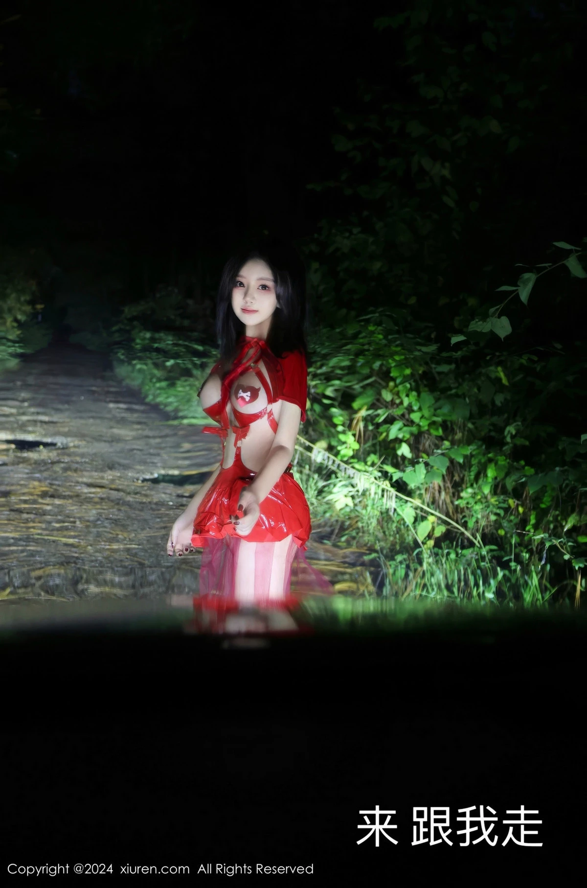 [[XiuRen秀人网]秀人网]No.9376_模特小薯条nienie白色连衣裙+红色情趣服饰秀曼妙身姿诱惑写真81P