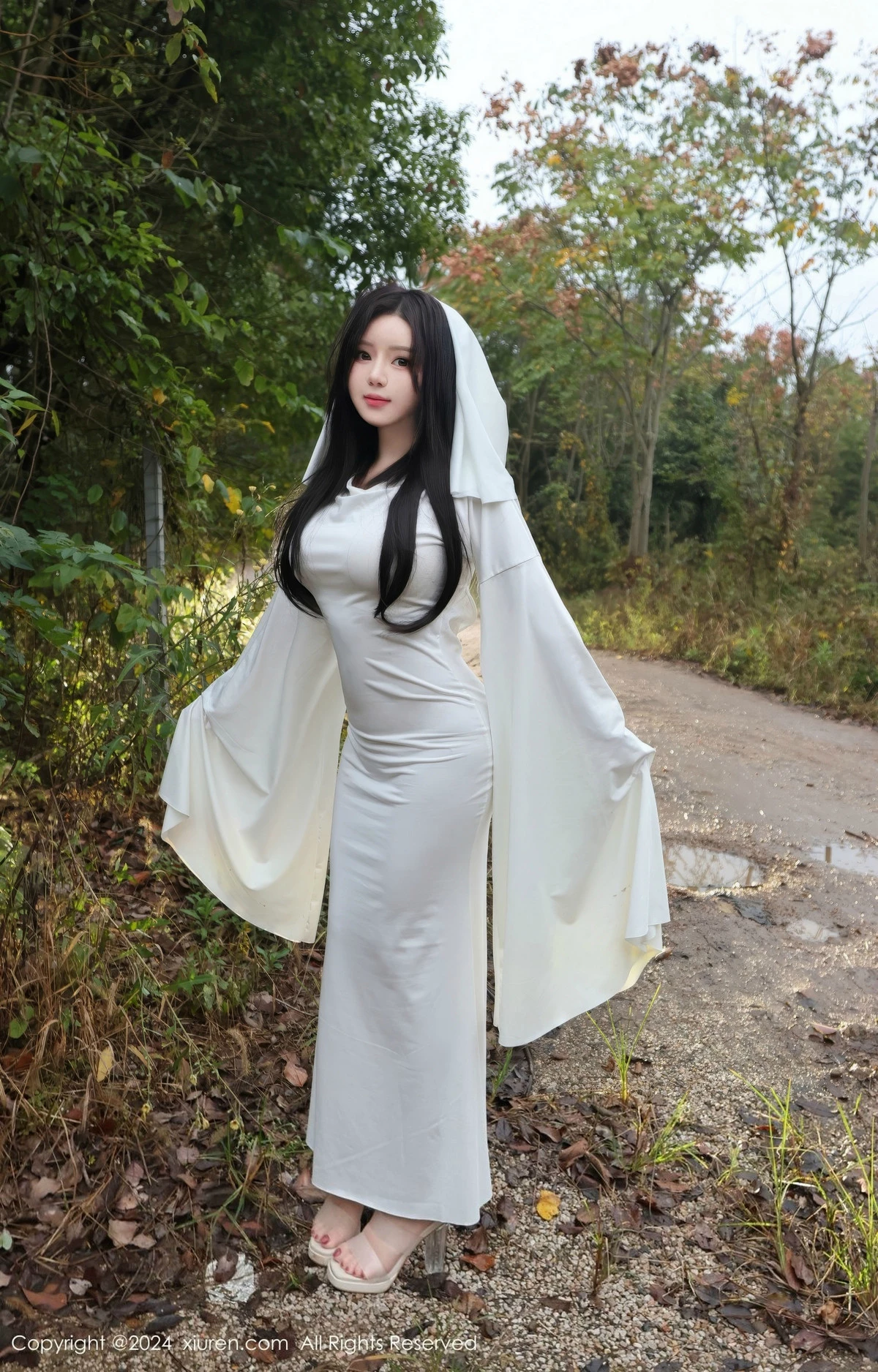 [[XiuRen秀人网]秀人网]No.9376_模特小薯条nienie白色连衣裙+红色情趣服饰秀曼妙身姿诱惑写真81P