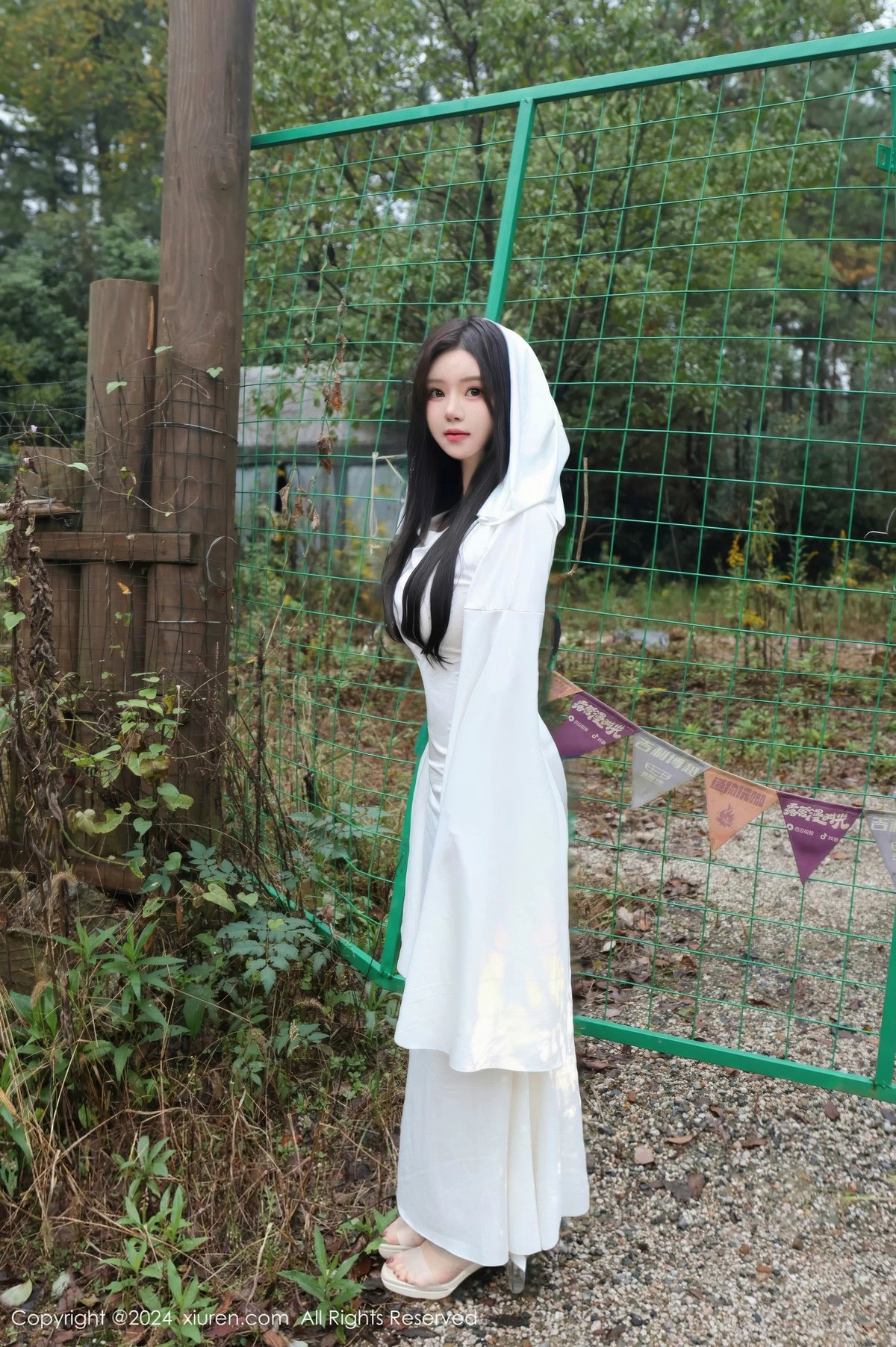 [[XiuRen秀人网]秀人网]No.9376_模特小薯条nienie白色连衣裙+红色情趣服饰秀曼妙身姿诱惑写真81P