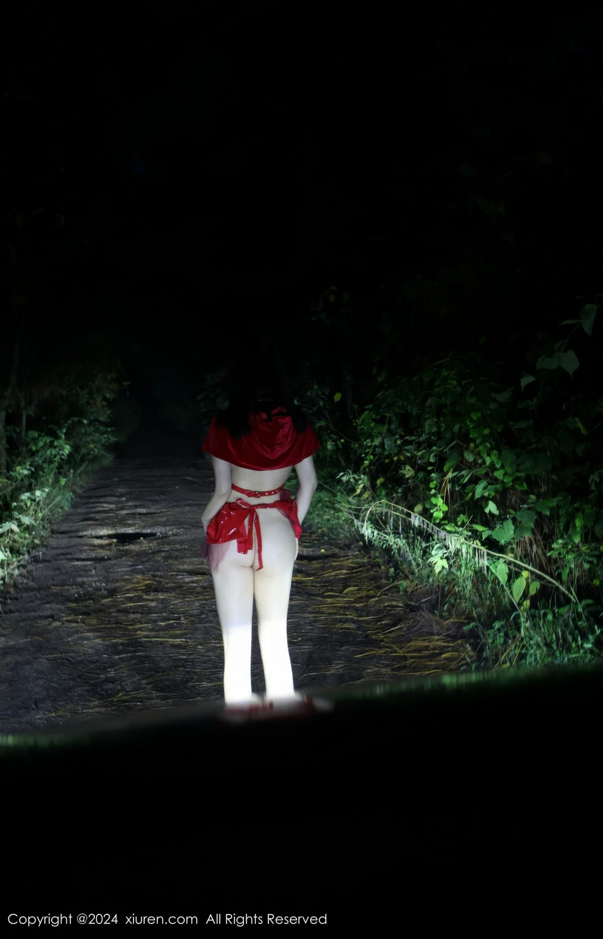 [[XiuRen秀人网]秀人网]No.9376_模特小薯条nienie白色连衣裙+红色情趣服饰秀曼妙身姿诱惑写真81P