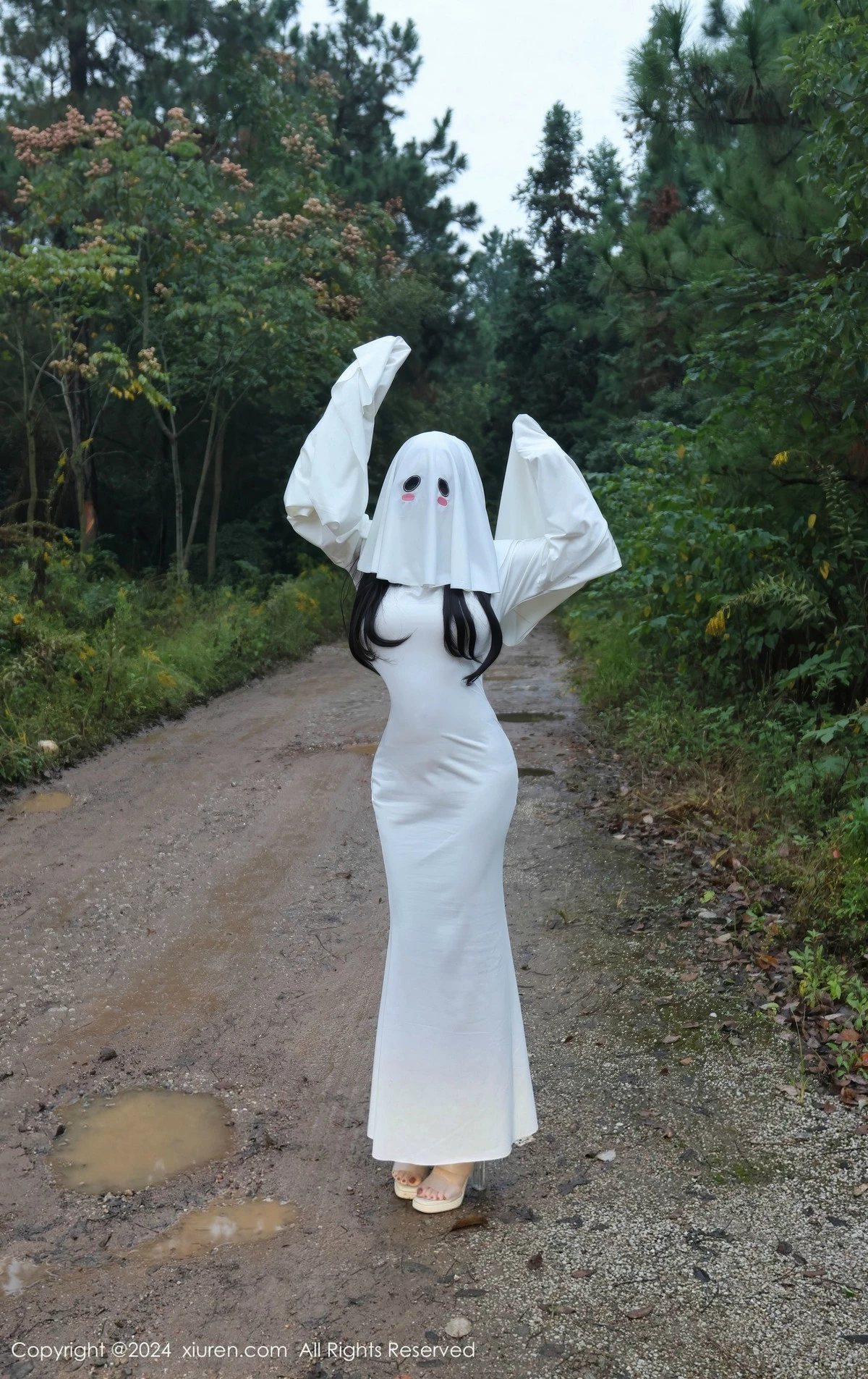 [[XiuRen秀人网]秀人网]No.9376_模特小薯条nienie白色连衣裙+红色情趣服饰秀曼妙身姿诱惑写真81P