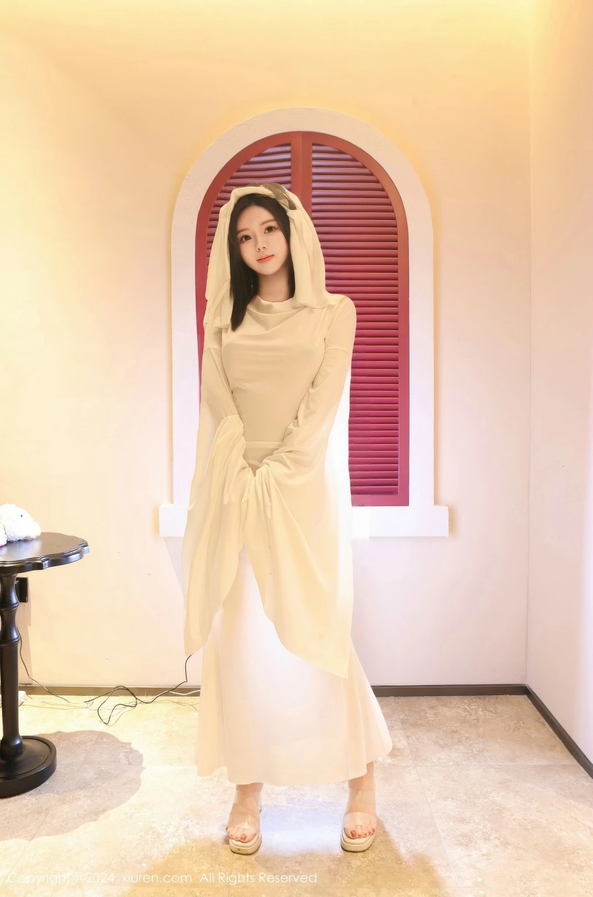 [[XiuRen秀人网]秀人网]No.9376_模特小薯条nienie白色连衣裙+红色情趣服饰秀曼妙身姿诱惑写真81P