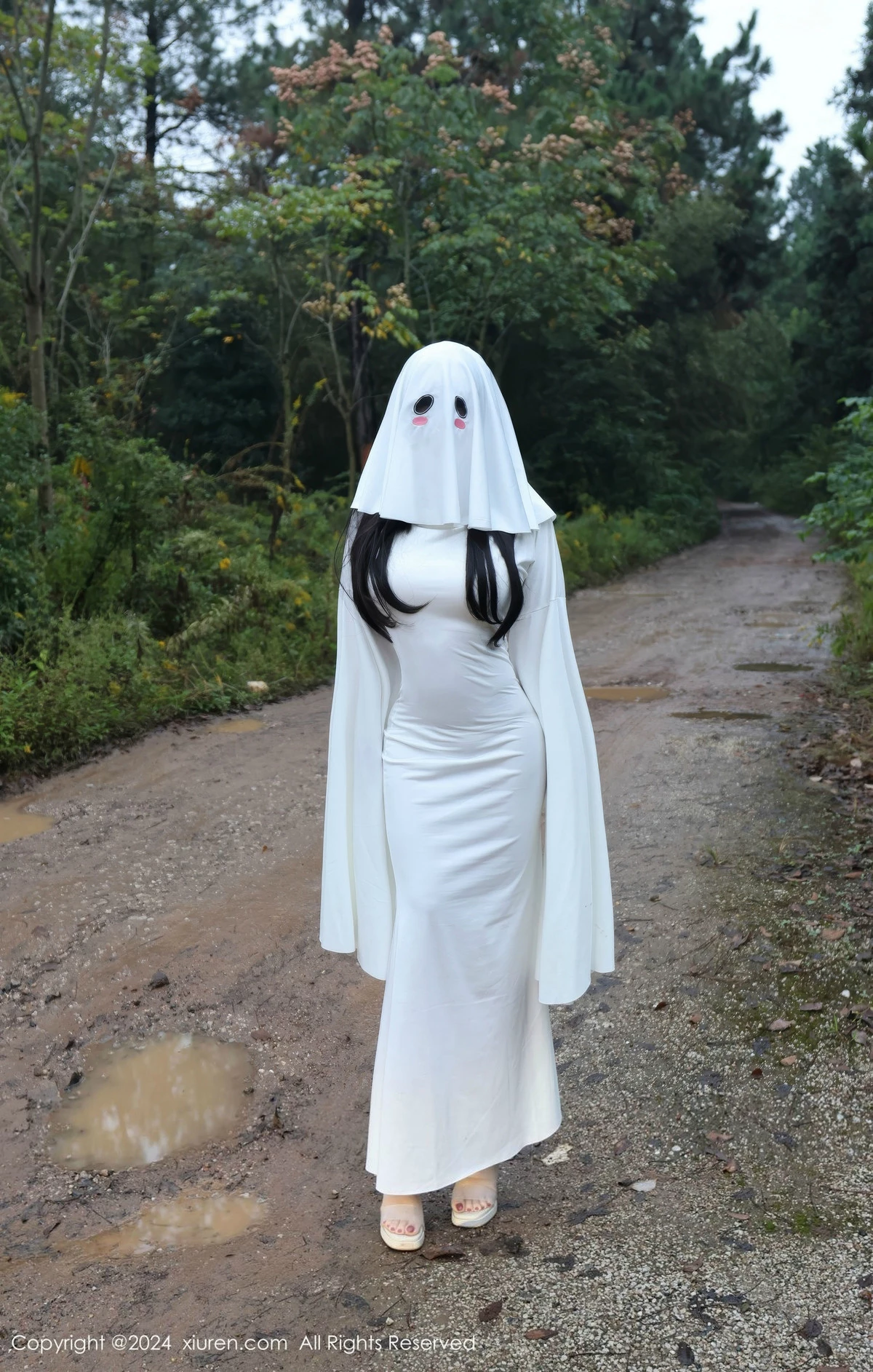 [[XiuRen秀人网]秀人网]No.9376_模特小薯条nienie白色连衣裙+红色情趣服饰秀曼妙身姿诱惑写真81P