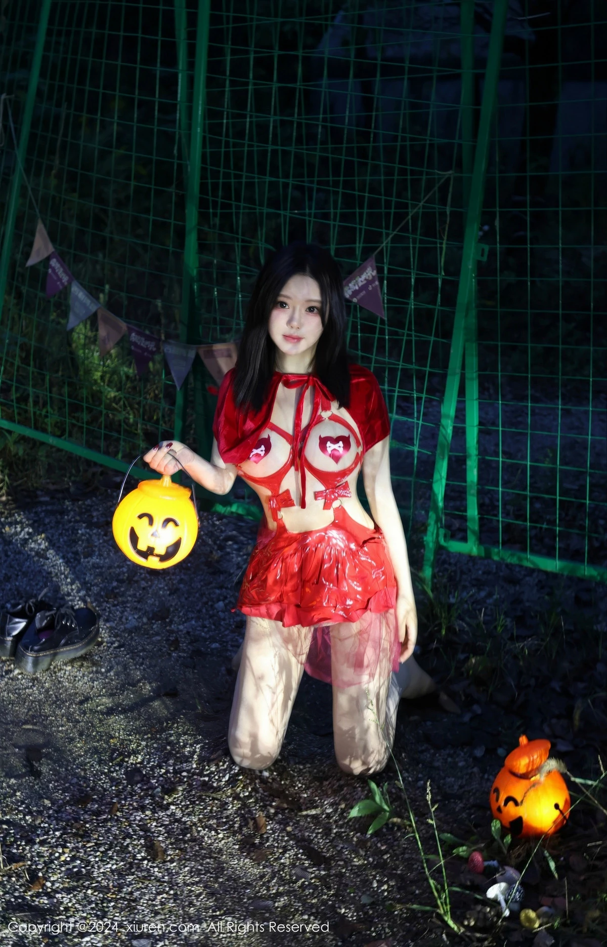 [[XiuRen秀人网]秀人网]No.9376_模特小薯条nienie白色连衣裙+红色情趣服饰秀曼妙身姿诱惑写真81P