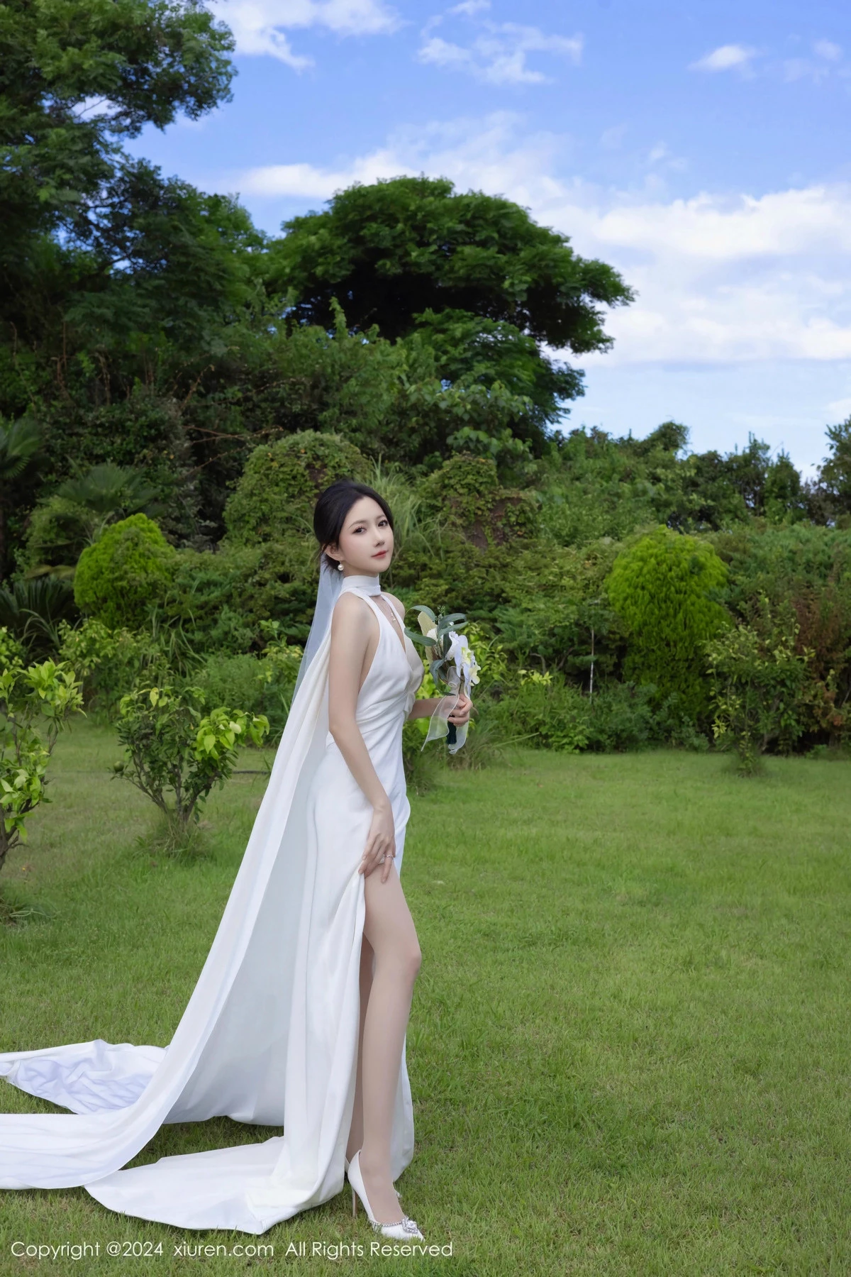 [[XiuRen秀人网]秀人网]No.9387_模特鱼子酱Fish婚礼主题性感白色婚纱配白丝袜秀曼妙身姿诱惑写真81P