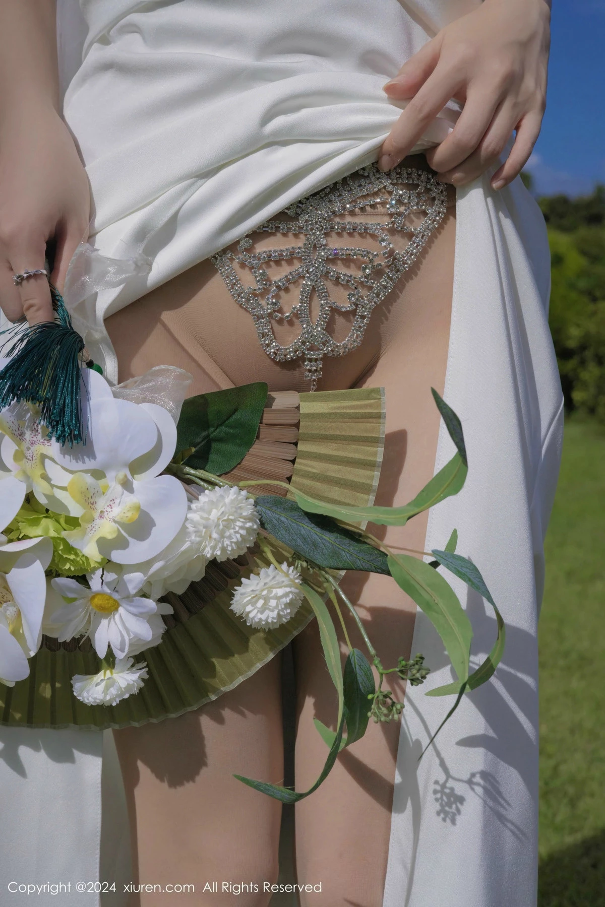 [[XiuRen秀人网]秀人网]No.9387_模特鱼子酱Fish婚礼主题性感白色婚纱配白丝袜秀曼妙身姿诱惑写真81P