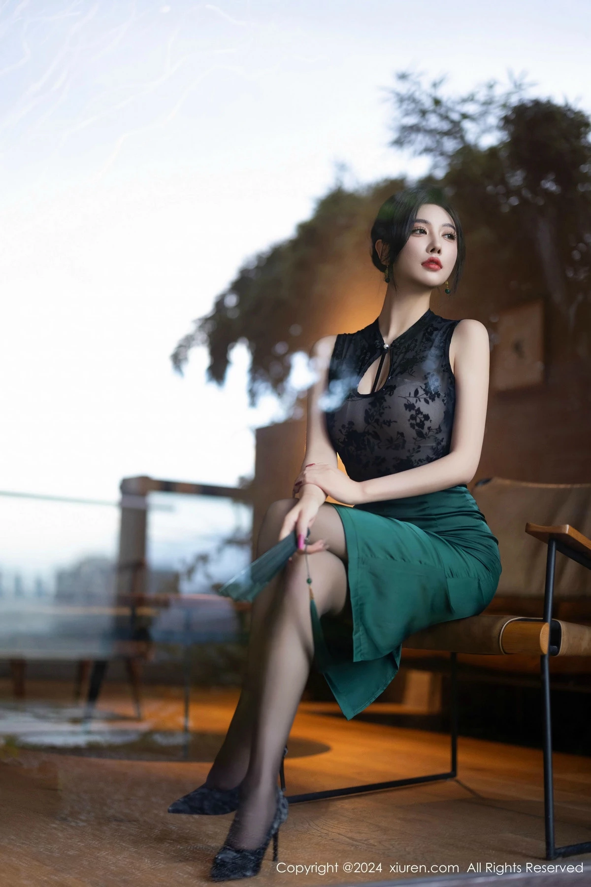 [[XiuRen秀人网]秀人网]No.9384_女神杨晨晨Yome性感黑色蕾丝内衣配黑丝袜秀丰腴身材完美写真80P