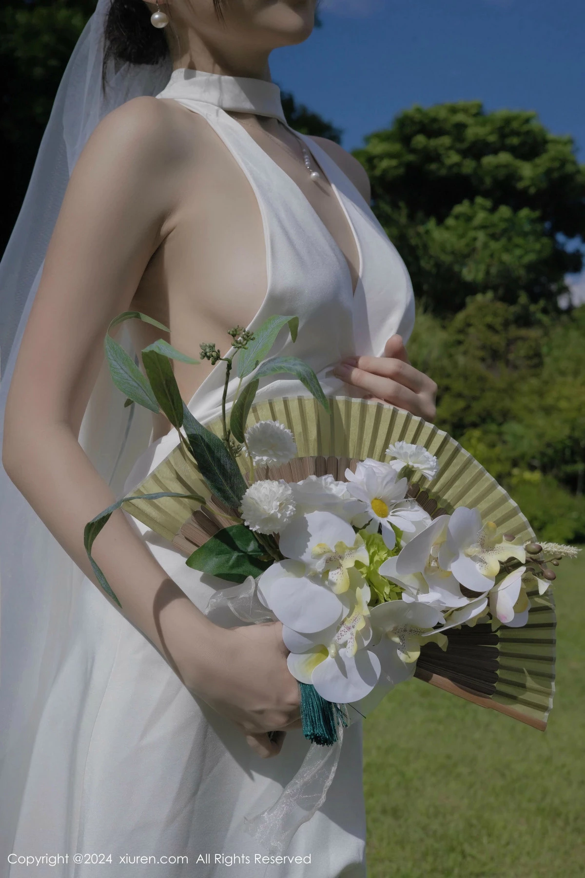 [[XiuRen秀人网]秀人网]No.9387_模特鱼子酱Fish婚礼主题性感白色婚纱配白丝袜秀曼妙身姿诱惑写真81P