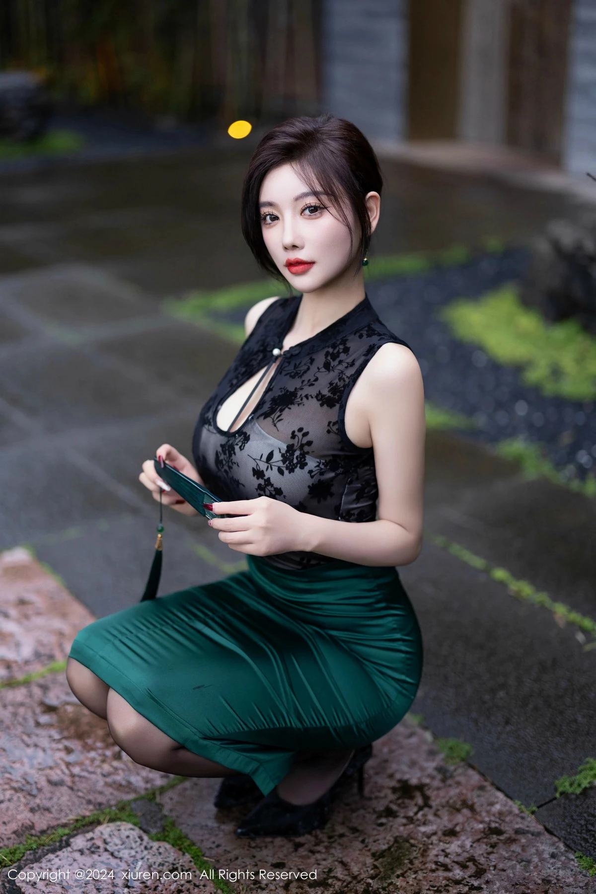 [[XiuRen秀人网]秀人网]No.9384_女神杨晨晨Yome性感黑色蕾丝内衣配黑丝袜秀丰腴身材完美写真80P