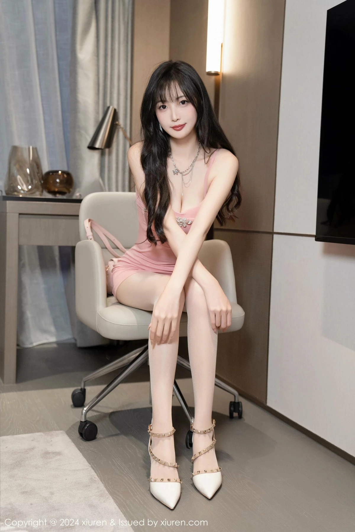 [[XiuRen秀人网]秀人网]No.9380_模特林星阑性感粉色吊带裙+兔子装情趣内衣秀曼妙身姿诱惑写真107P