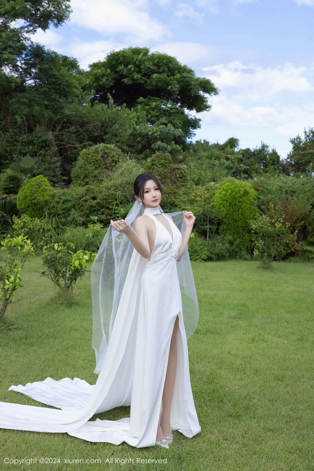 [[XiuRen秀人网]秀人网]No.9387_模特鱼子酱Fish婚礼主题性感白色婚纱配白丝袜秀曼妙身姿诱惑写真81P