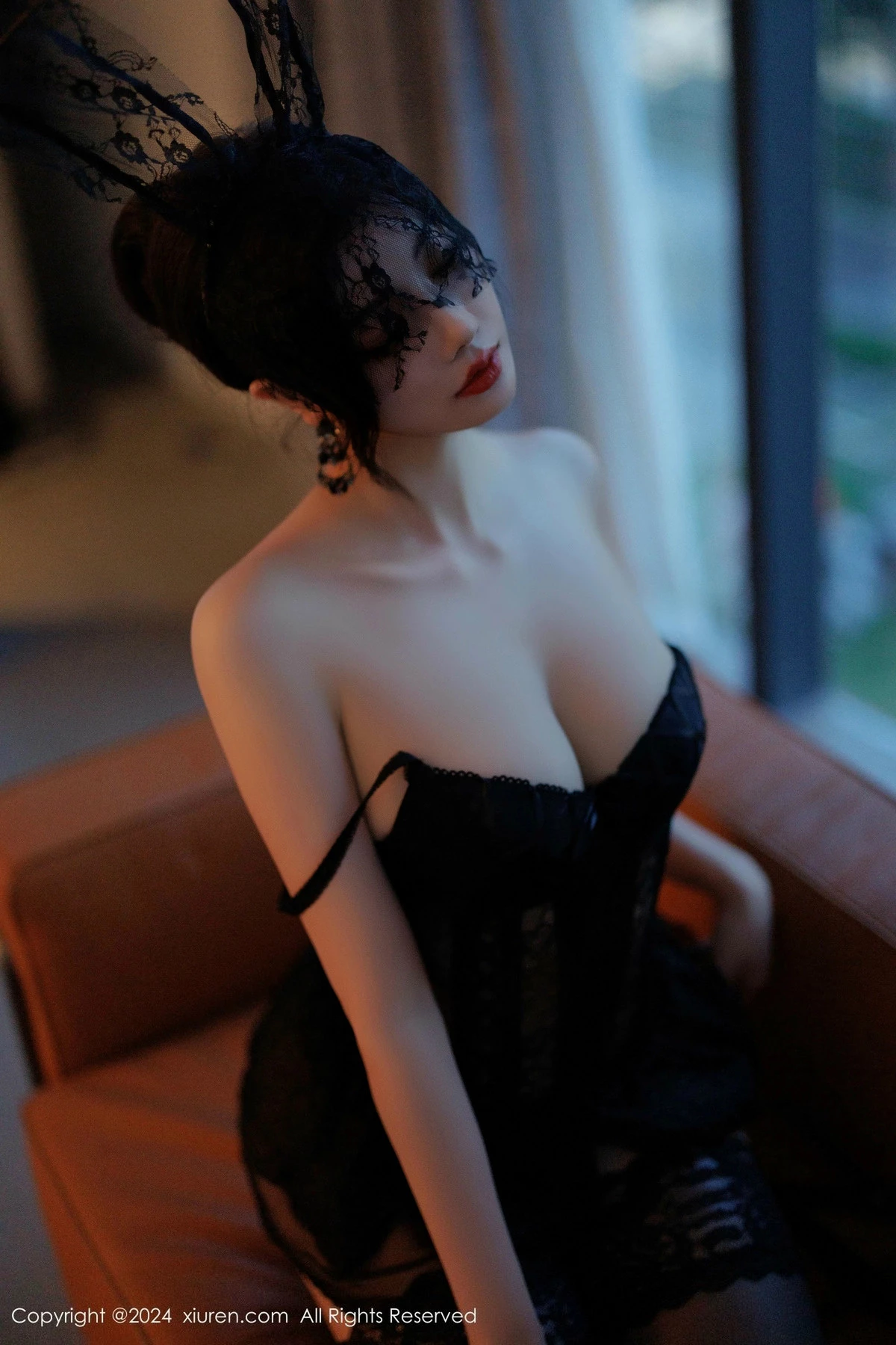 [[XiuRen秀人网]秀人网]No.9384_女神杨晨晨Yome性感黑色蕾丝内衣配黑丝袜秀丰腴身材完美写真80P