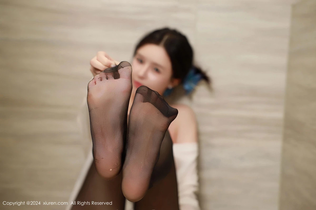 [[XiuRen秀人网]秀人网]No.9385_模特唐翩翩私房性感白色轻透上衣配开档黑丝秀完美身材诱惑写真66P