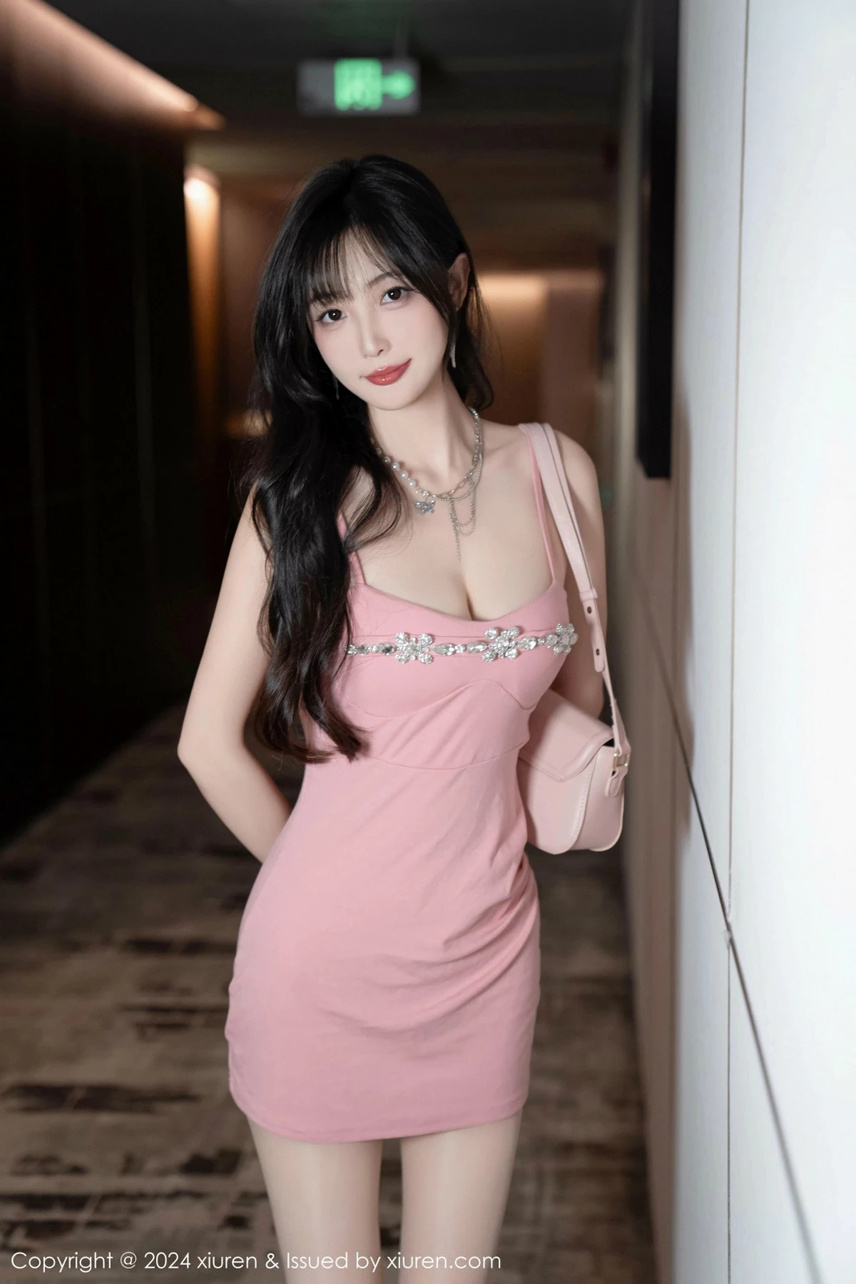 [[XiuRen秀人网]秀人网]No.9380_模特林星阑性感粉色吊带裙+兔子装情趣内衣秀曼妙身姿诱惑写真107P