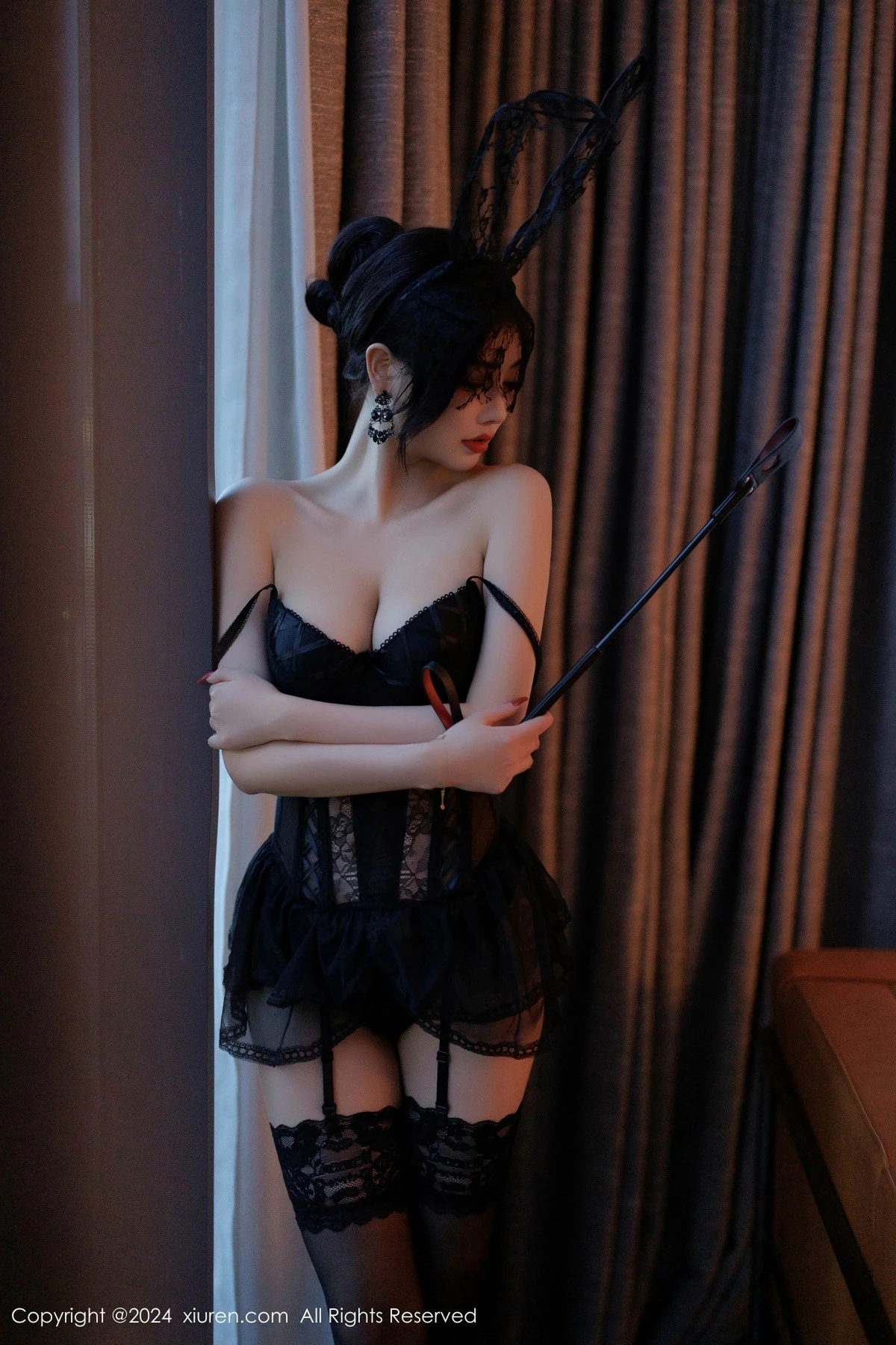 [[XiuRen秀人网]秀人网]No.9384_女神杨晨晨Yome性感黑色蕾丝内衣配黑丝袜秀丰腴身材完美写真80P