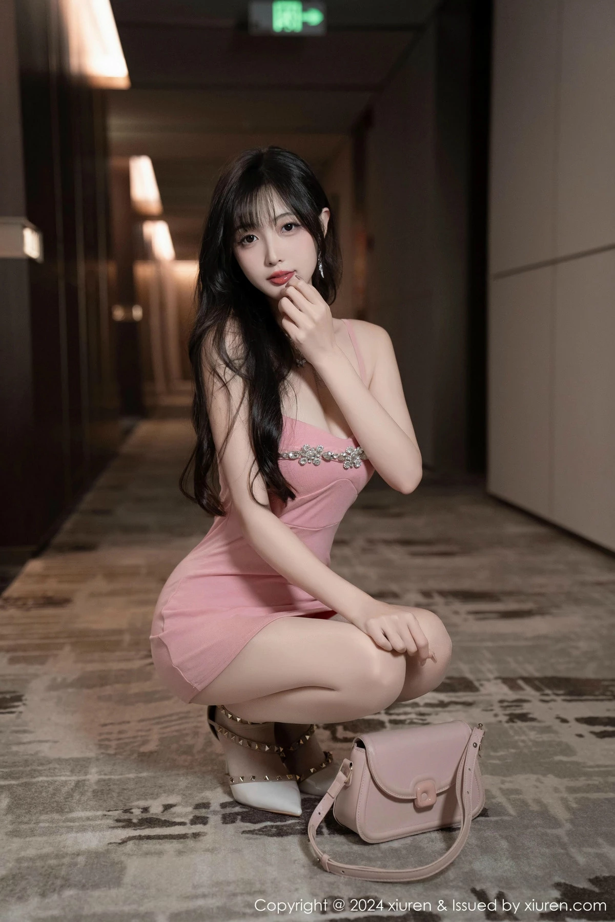 [[XiuRen秀人网]秀人网]No.9380_模特林星阑性感粉色吊带裙+兔子装情趣内衣秀曼妙身姿诱惑写真107P