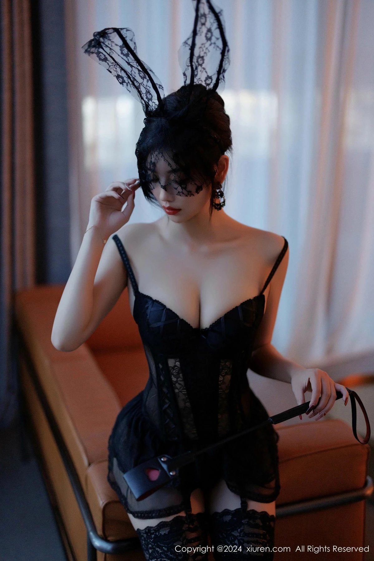 [[XiuRen秀人网]秀人网]No.9384_女神杨晨晨Yome性感黑色蕾丝内衣配黑丝袜秀丰腴身材完美写真80P