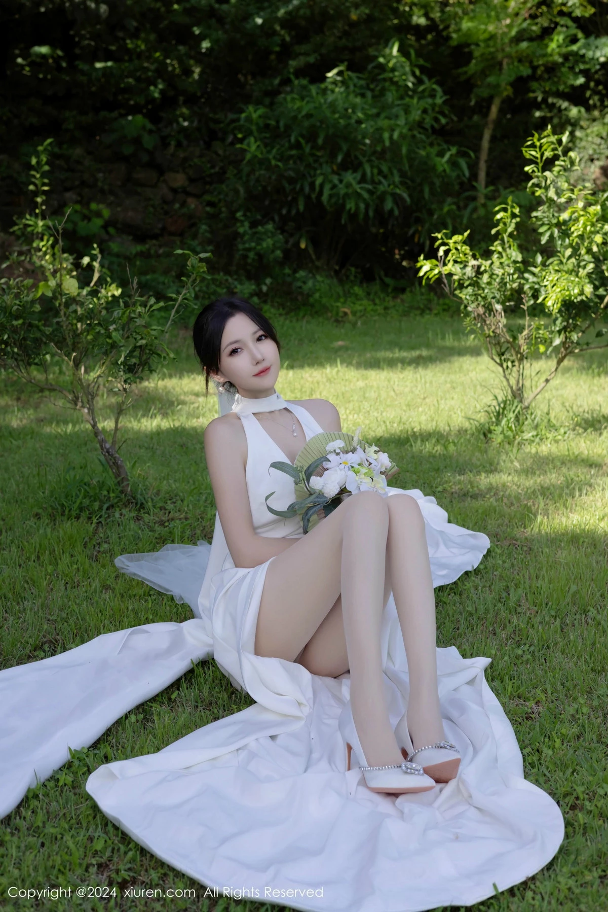 [[XiuRen秀人网]秀人网]No.9387_模特鱼子酱Fish婚礼主题性感白色婚纱配白丝袜秀曼妙身姿诱惑写真81P