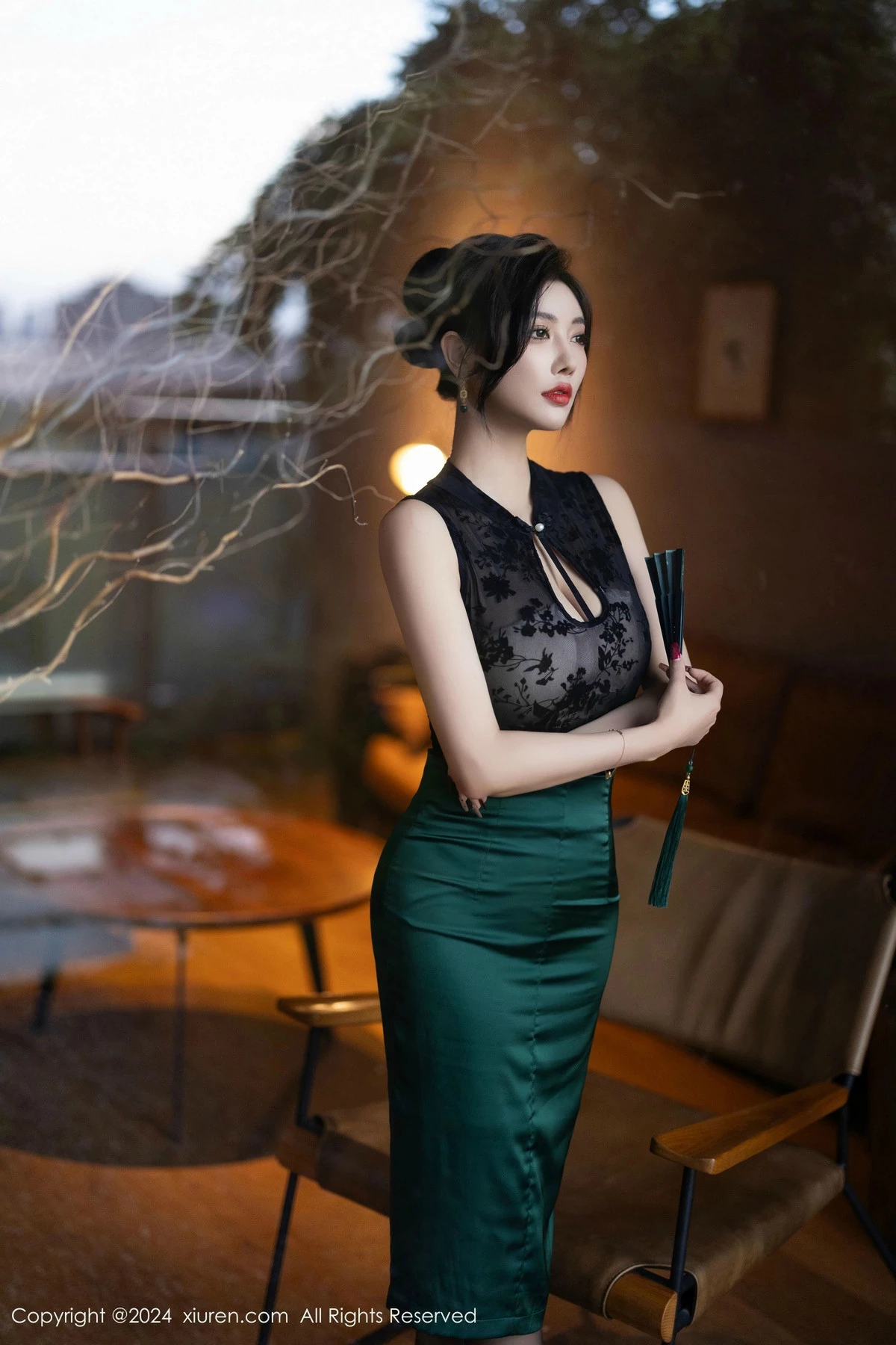 [[XiuRen秀人网]秀人网]No.9384_女神杨晨晨Yome性感黑色蕾丝内衣配黑丝袜秀丰腴身材完美写真80P