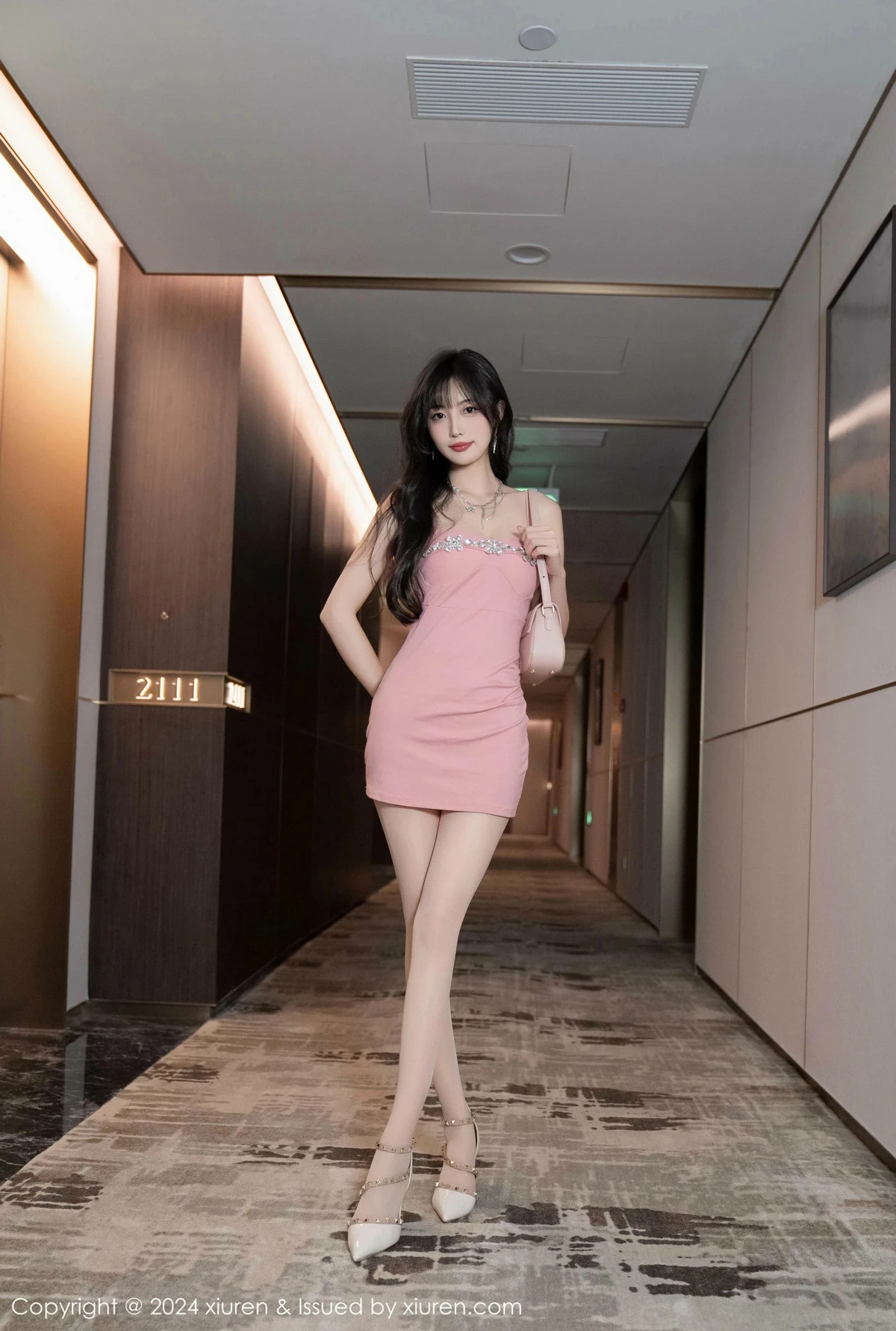 [[XiuRen秀人网]秀人网]No.9380_模特林星阑性感粉色吊带裙+兔子装情趣内衣秀曼妙身姿诱惑写真107P