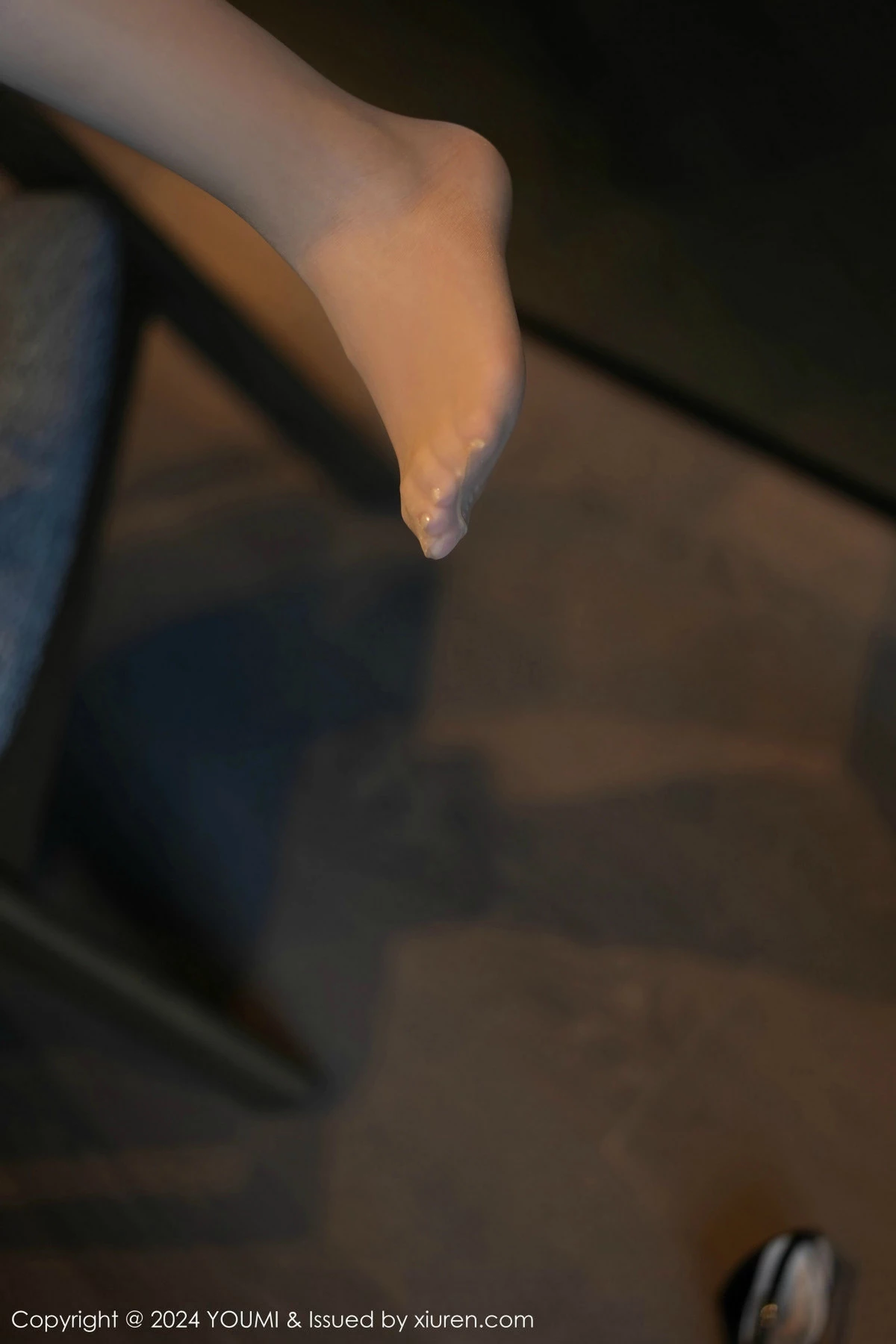 [YouMi尤蜜荟]Vol.1107_模特允爾性感白色服饰露肉色内衣配开档肉丝秀丰满身材诱惑写真68P