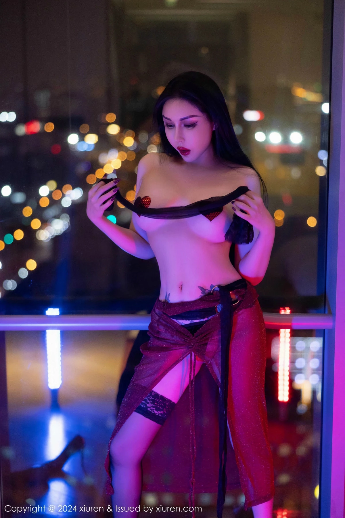 [[XiuRen秀人网]秀人网]No.9414_模特田冰冰性感黑色情趣服饰配黑丝袜半脱秀丰满身材诱惑写真65P