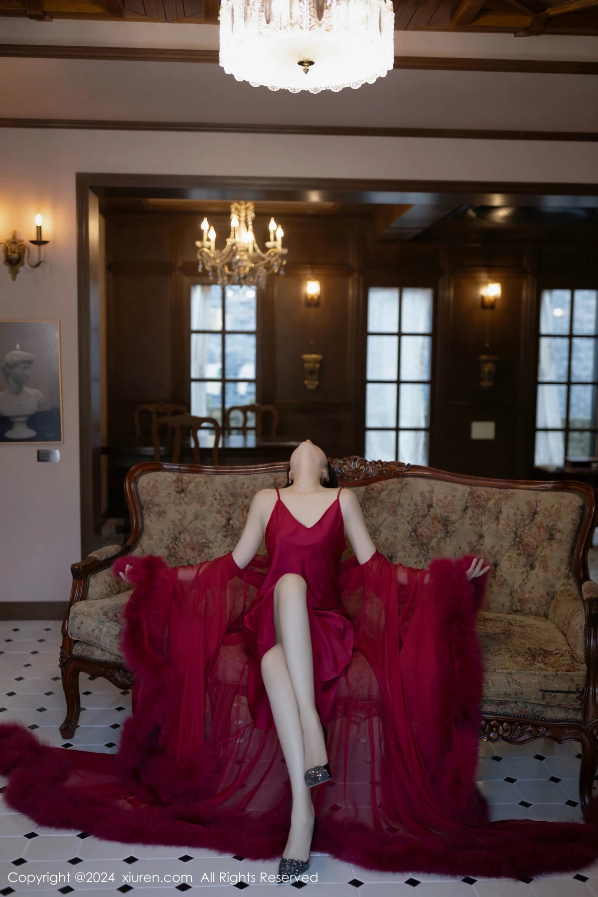 [[XiuRen秀人网]秀人网]No.9422_模特鱼子酱Fish红玫瑰主题红色吊带连衣裙秀曼妙身姿迷人诱惑写真80P