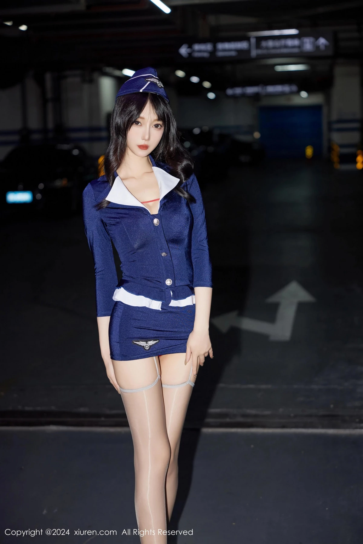 [[XiuRen秀人网]秀人网]No.9418_模特玥儿玥er性感蓝色制服露红色蕾丝内衣配灰丝袜秀美腿诱惑写真78P