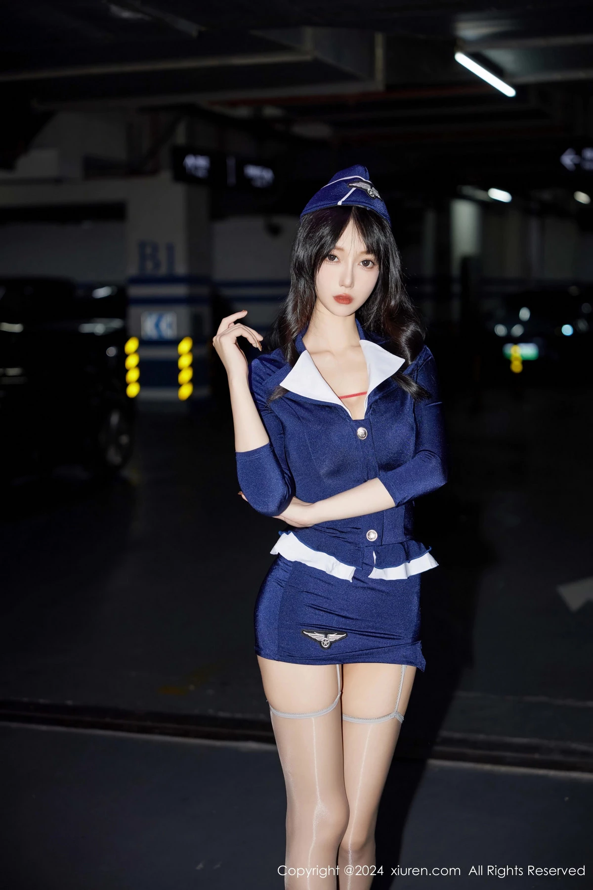 [[XiuRen秀人网]秀人网]No.9418_模特玥儿玥er性感蓝色制服露红色蕾丝内衣配灰丝袜秀美腿诱惑写真78P