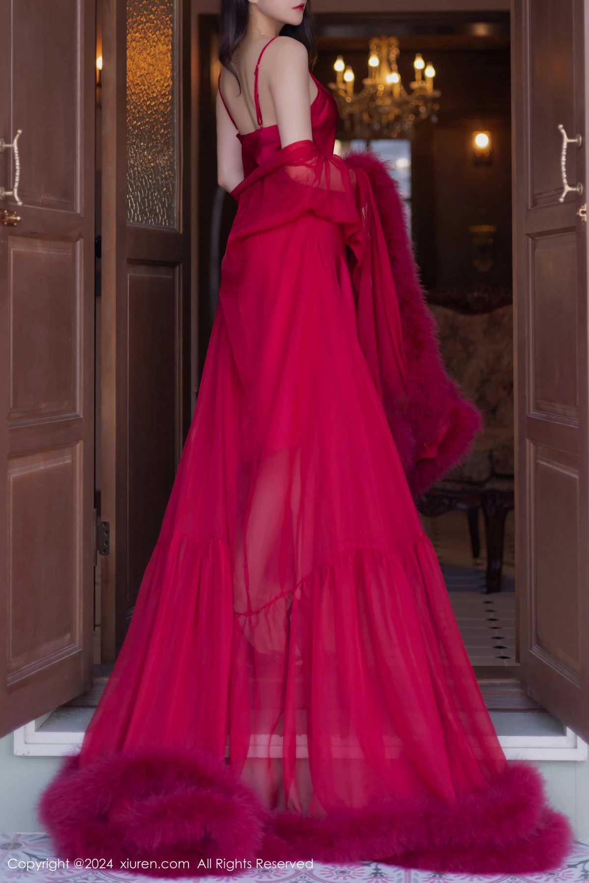 [[XiuRen秀人网]秀人网]No.9422_模特鱼子酱Fish红玫瑰主题红色吊带连衣裙秀曼妙身姿迷人诱惑写真80P