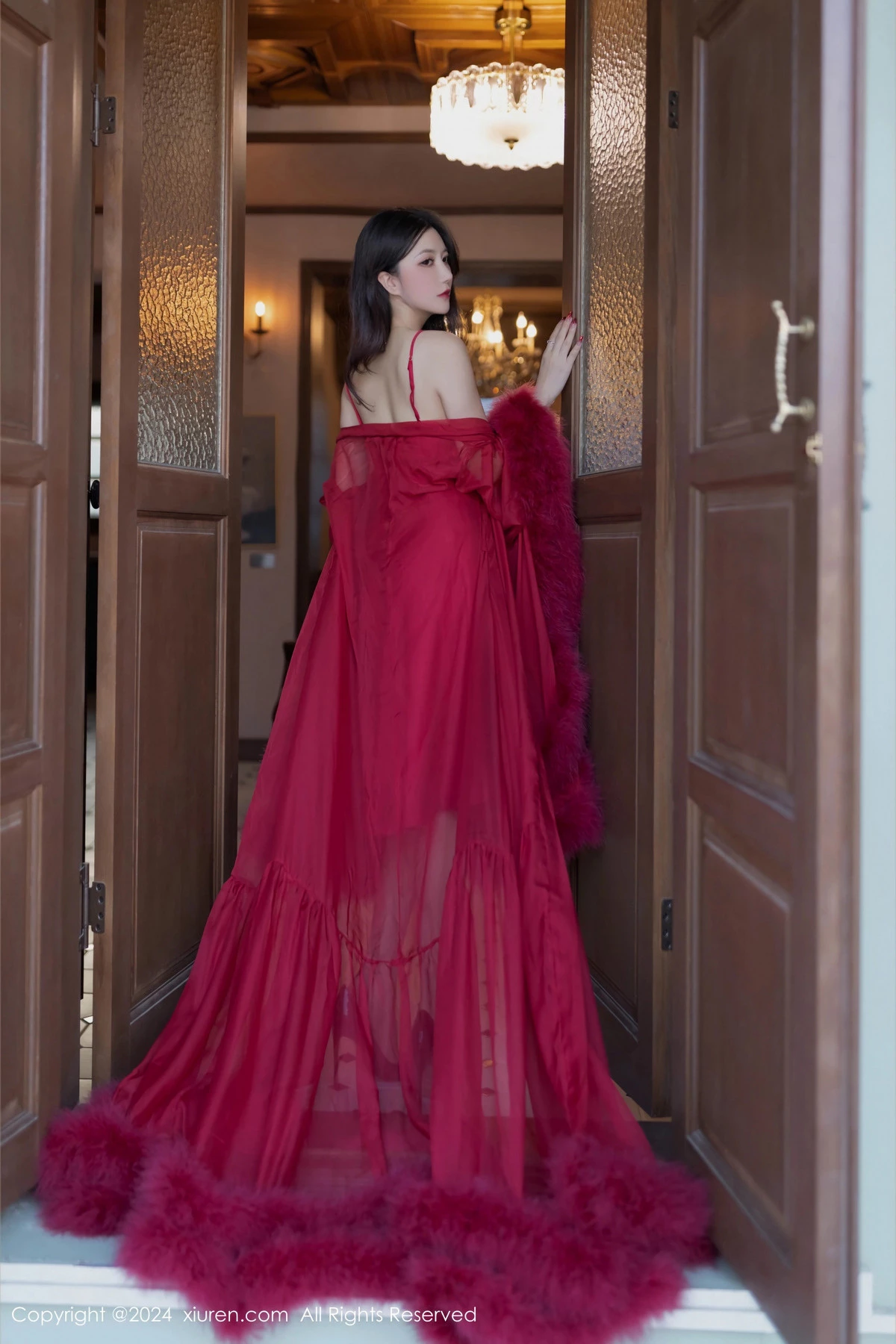 [[XiuRen秀人网]秀人网]No.9422_模特鱼子酱Fish红玫瑰主题红色吊带连衣裙秀曼妙身姿迷人诱惑写真80P