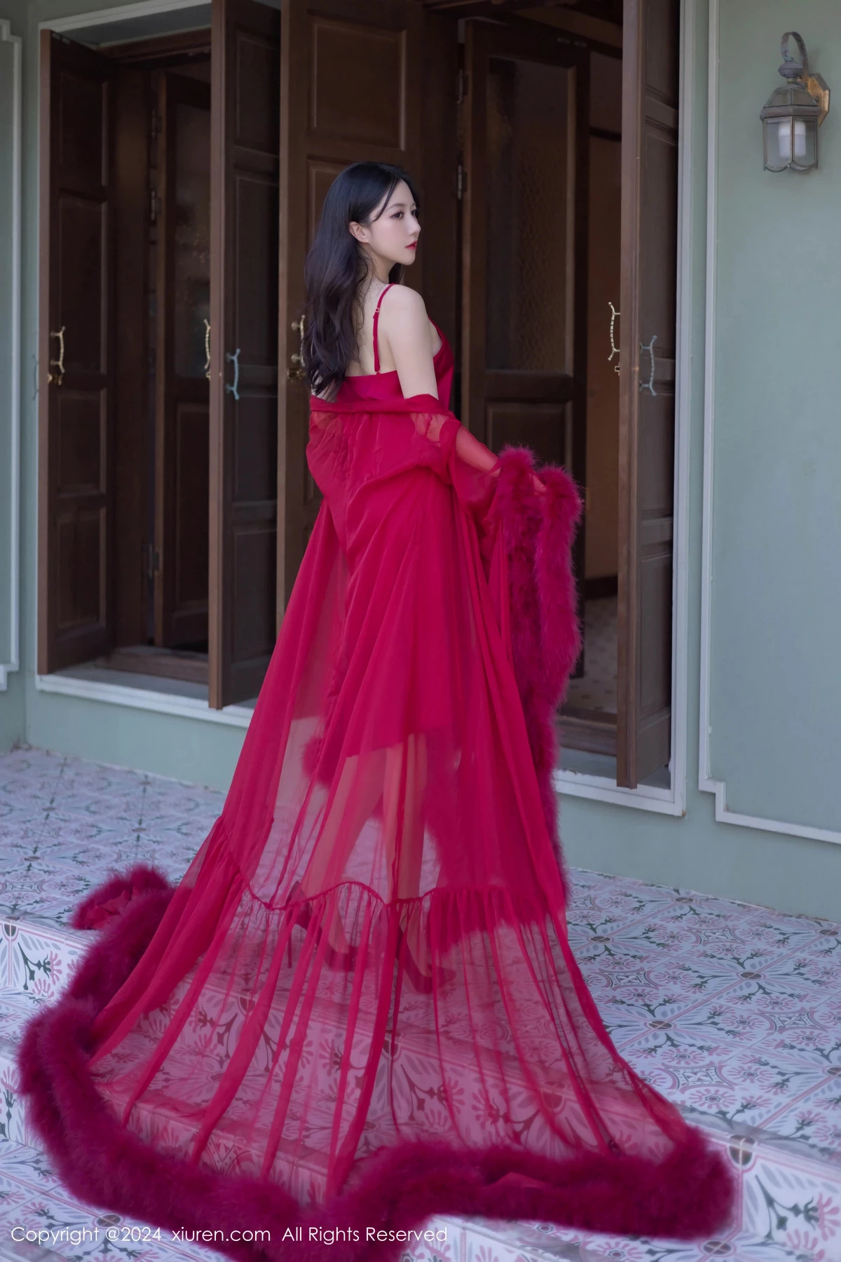 [[XiuRen秀人网]秀人网]No.9422_模特鱼子酱Fish红玫瑰主题红色吊带连衣裙秀曼妙身姿迷人诱惑写真80P
