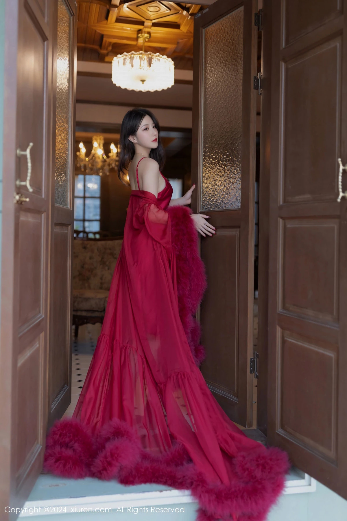 [[XiuRen秀人网]秀人网]No.9422_模特鱼子酱Fish红玫瑰主题红色吊带连衣裙秀曼妙身姿迷人诱惑写真80P