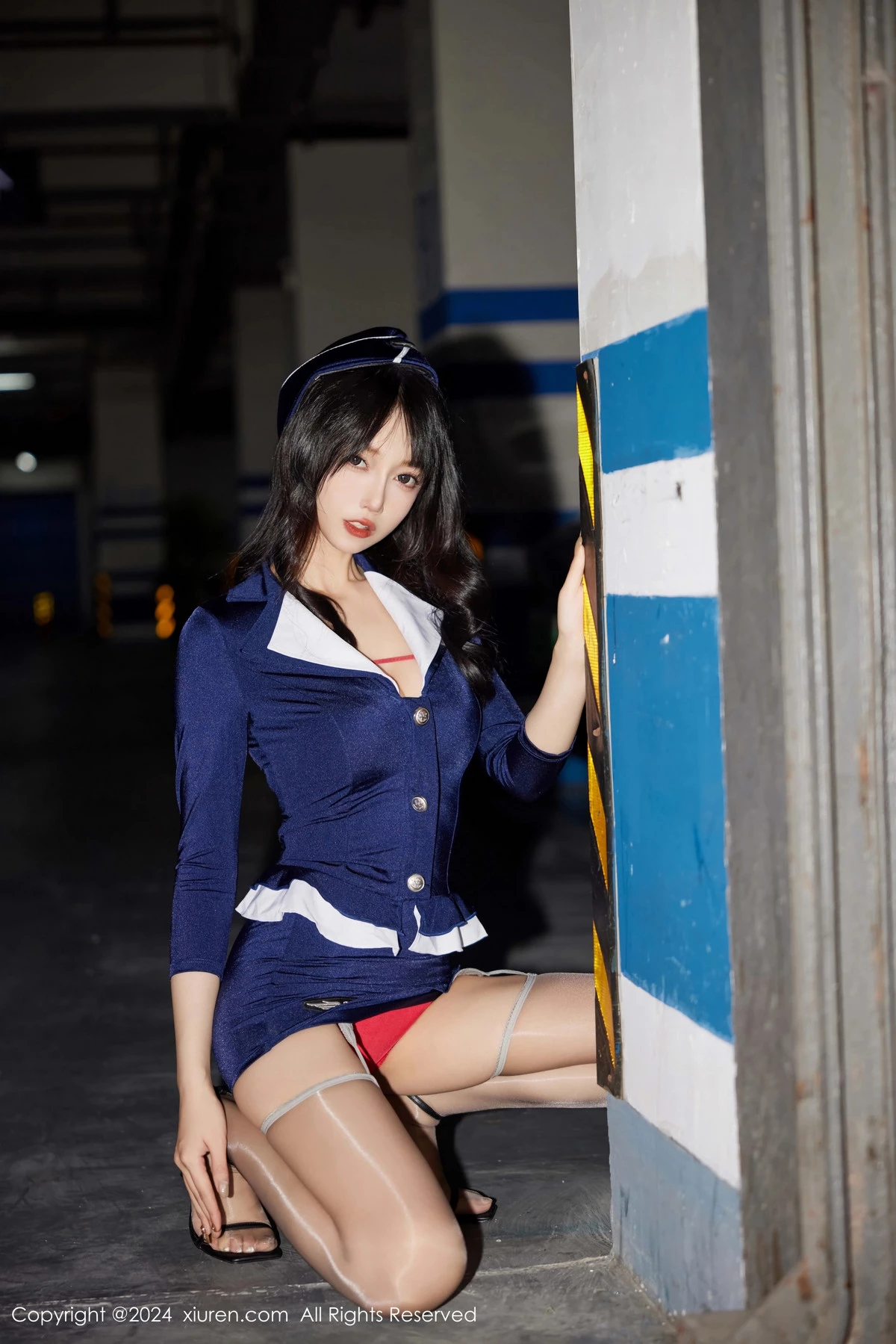[[XiuRen秀人网]秀人网]No.9418_模特玥儿玥er性感蓝色制服露红色蕾丝内衣配灰丝袜秀美腿诱惑写真78P