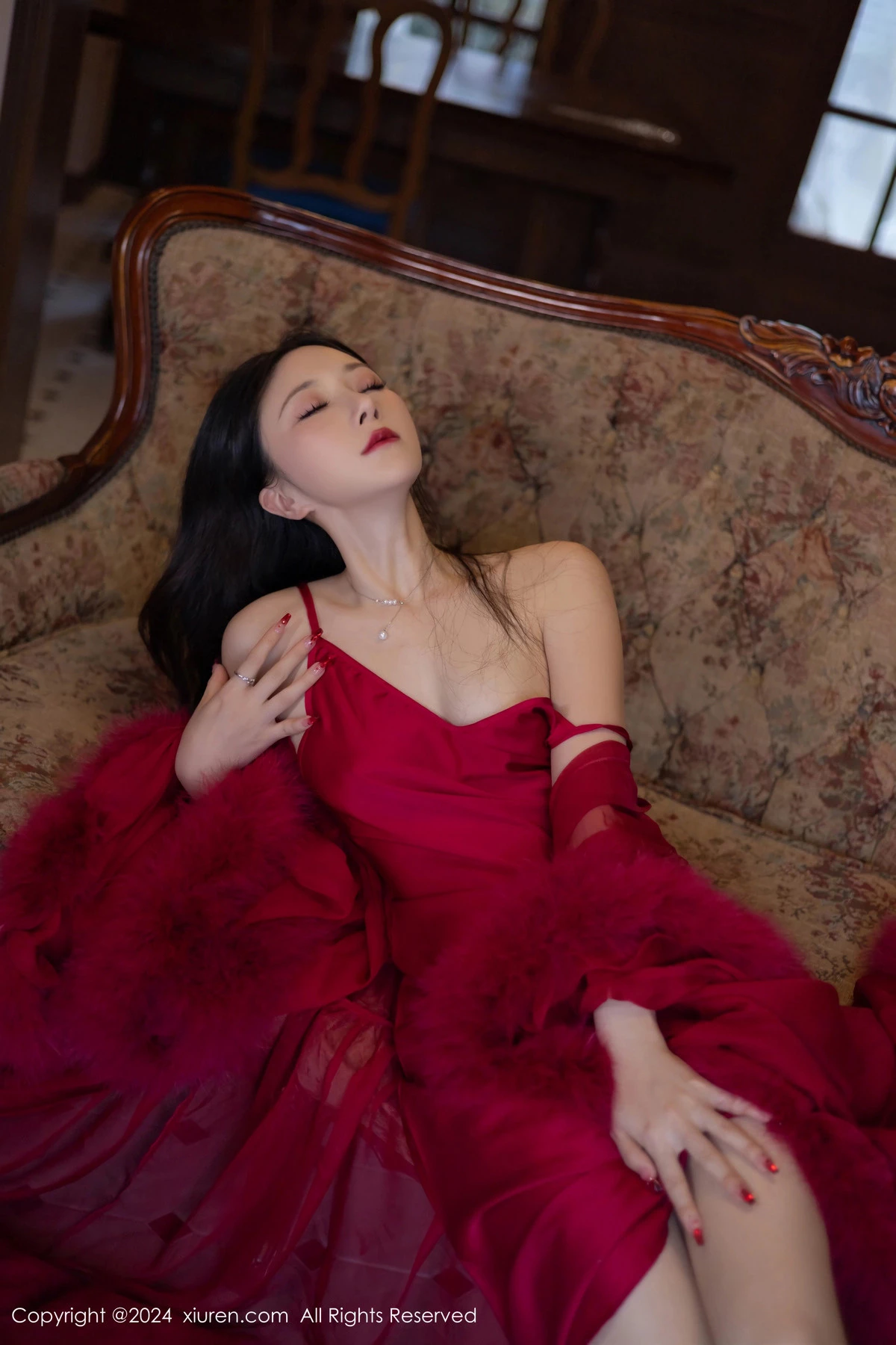[[XiuRen秀人网]秀人网]No.9422_模特鱼子酱Fish红玫瑰主题红色吊带连衣裙秀曼妙身姿迷人诱惑写真80P