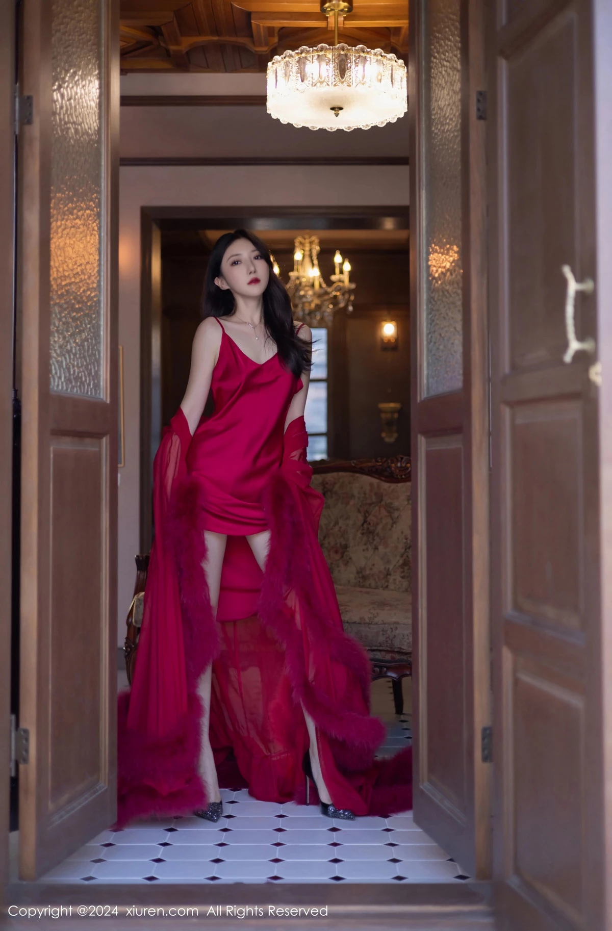 [[XiuRen秀人网]秀人网]No.9422_模特鱼子酱Fish红玫瑰主题红色吊带连衣裙秀曼妙身姿迷人诱惑写真80P