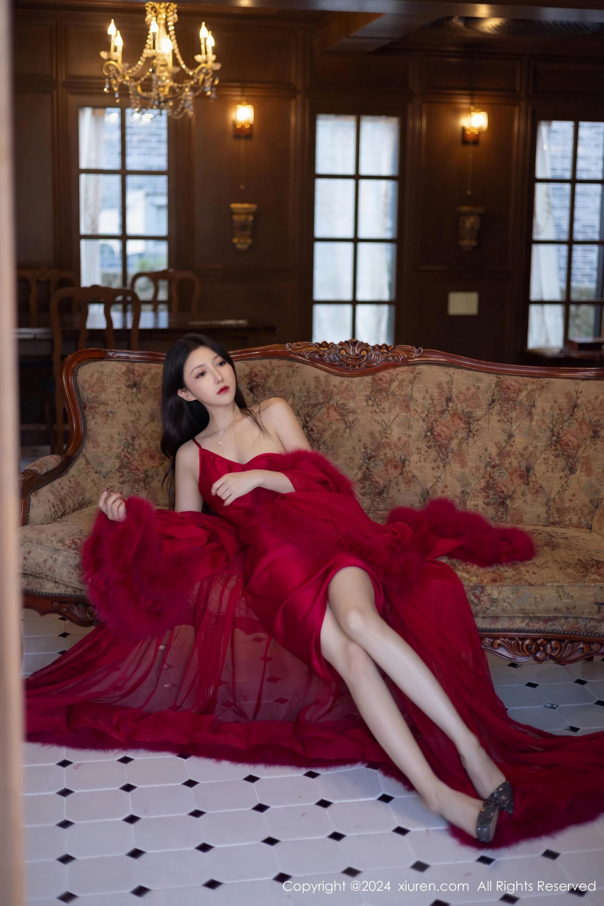 [[XiuRen秀人网]秀人网]No.9422_模特鱼子酱Fish红玫瑰主题红色吊带连衣裙秀曼妙身姿迷人诱惑写真80P