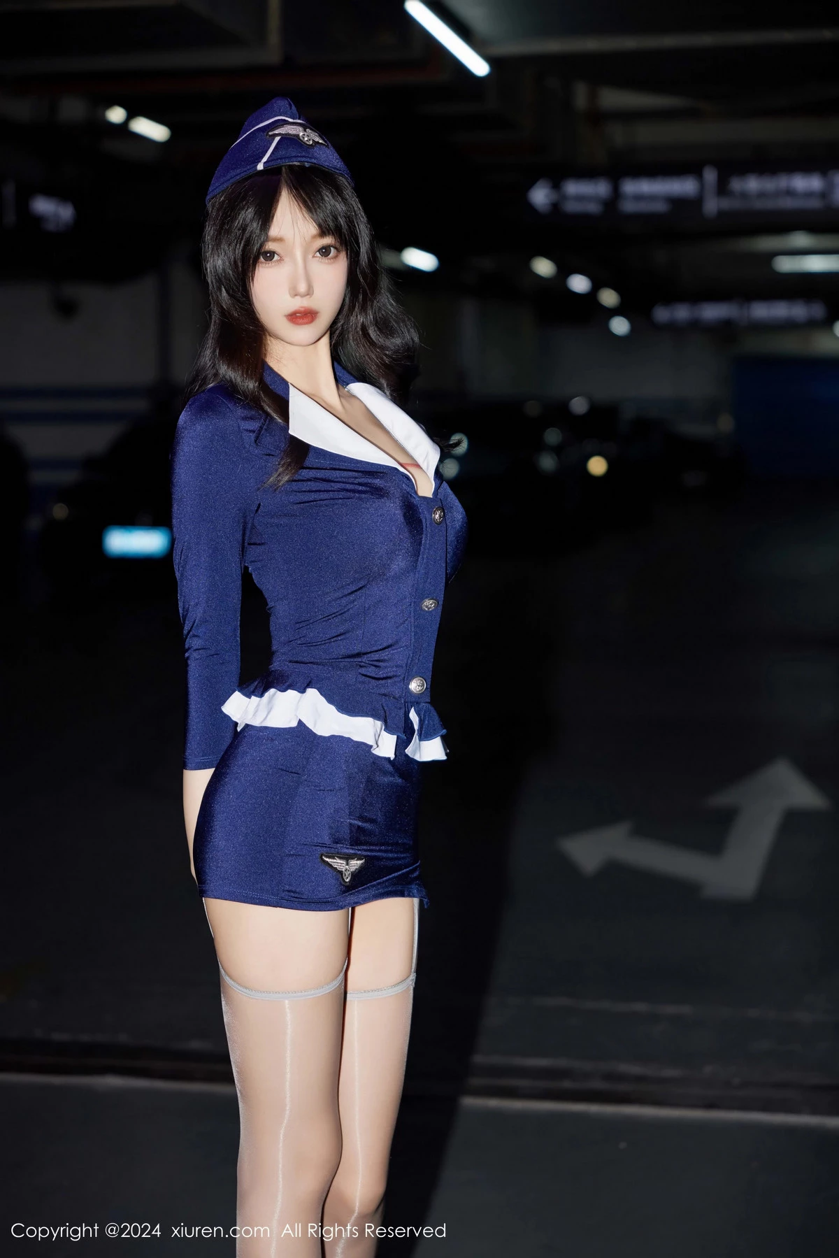 [[XiuRen秀人网]秀人网]No.9418_模特玥儿玥er性感蓝色制服露红色蕾丝内衣配灰丝袜秀美腿诱惑写真78P