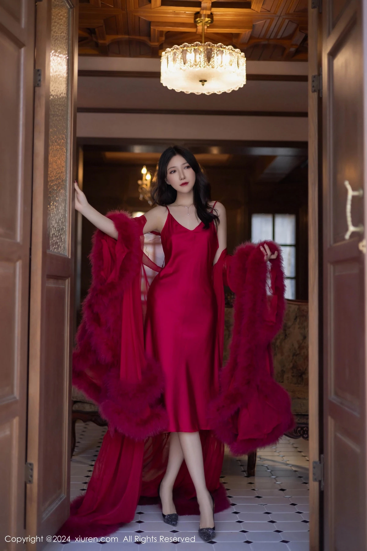 [[XiuRen秀人网]秀人网]No.9422_模特鱼子酱Fish红玫瑰主题红色吊带连衣裙秀曼妙身姿迷人诱惑写真80P