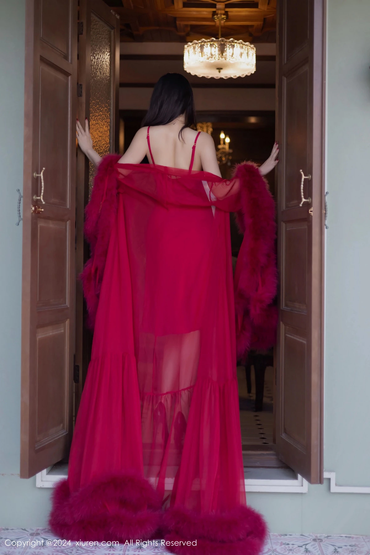 [[XiuRen秀人网]秀人网]No.9422_模特鱼子酱Fish红玫瑰主题红色吊带连衣裙秀曼妙身姿迷人诱惑写真80P