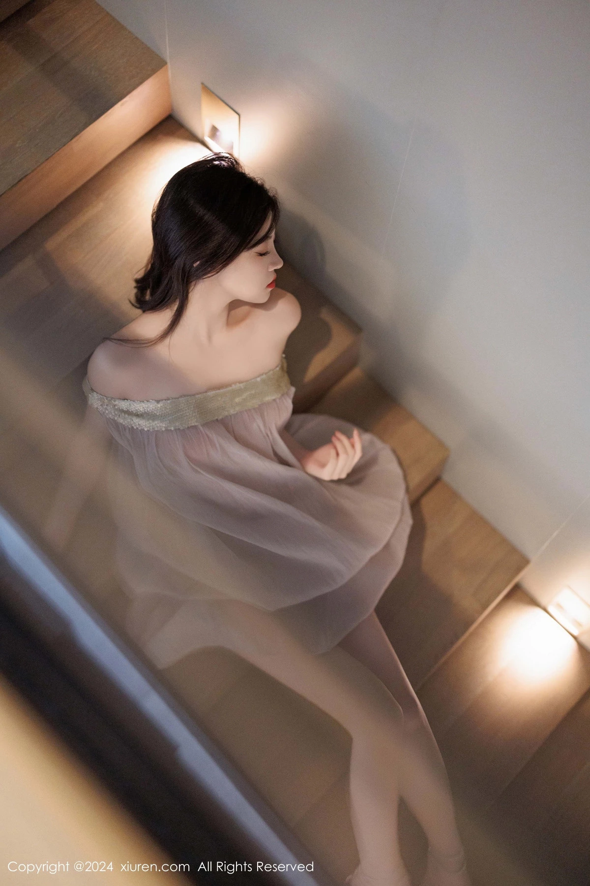 [[XiuRen秀人网]秀人网]No.9426_模特初梦瑶私房性感浅色薄透连衣裙配凉高跟秀翘臀美腿诱惑写真102P