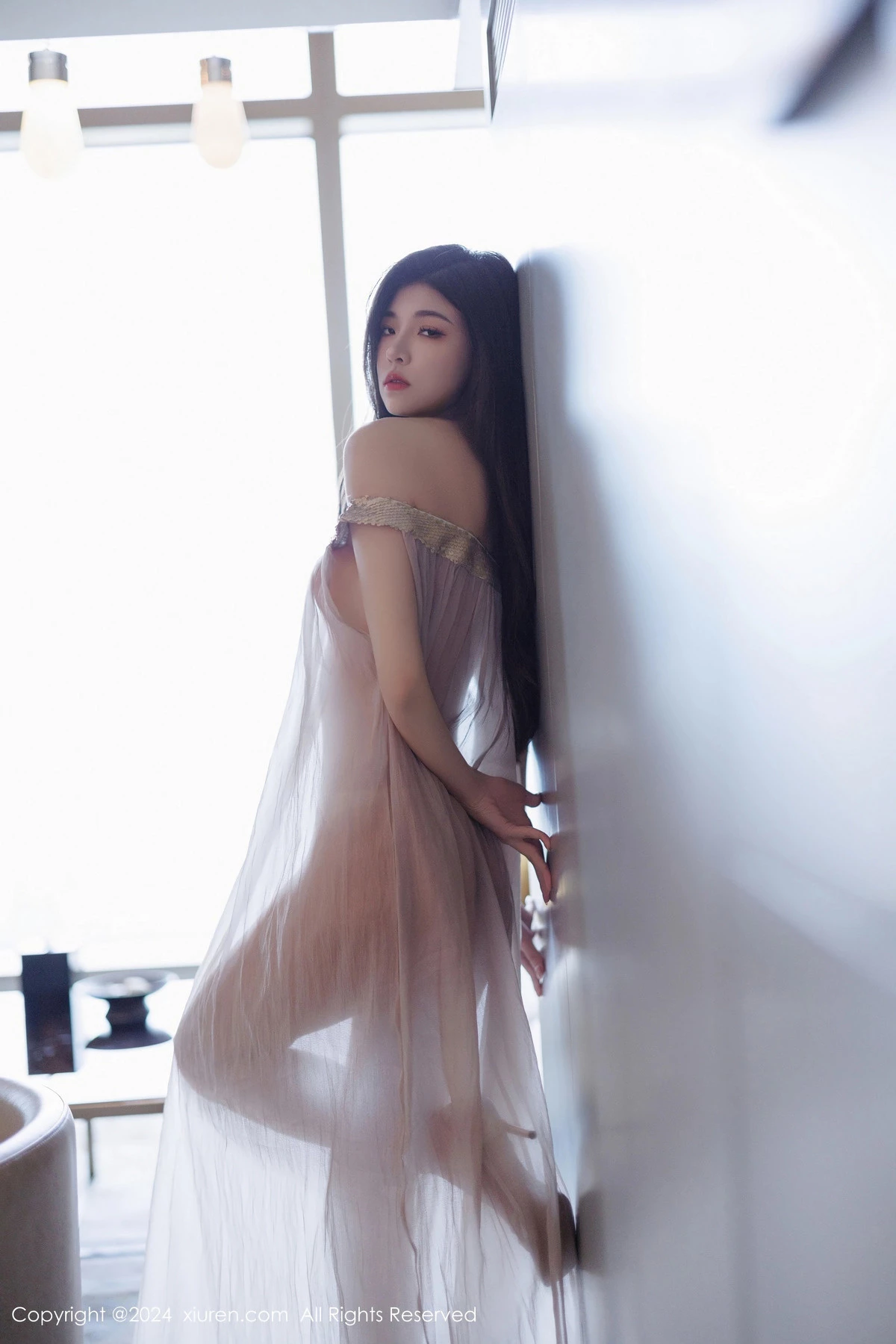 [[XiuRen秀人网]秀人网]No.9426_模特初梦瑶私房性感浅色薄透连衣裙配凉高跟秀翘臀美腿诱惑写真102P