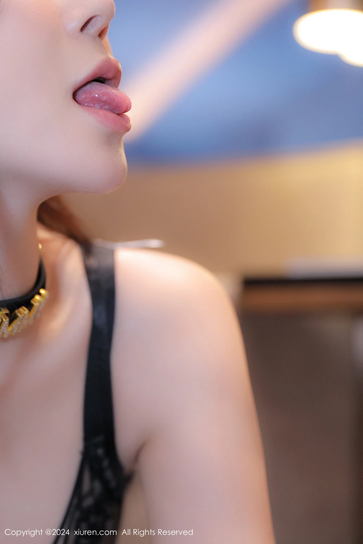 [[XiuRen秀人网]秀人网]No.9427_模特小蛮妖Yummy性感黑色情趣服配开档黑丝秀丰腴身姿诱惑写真77P