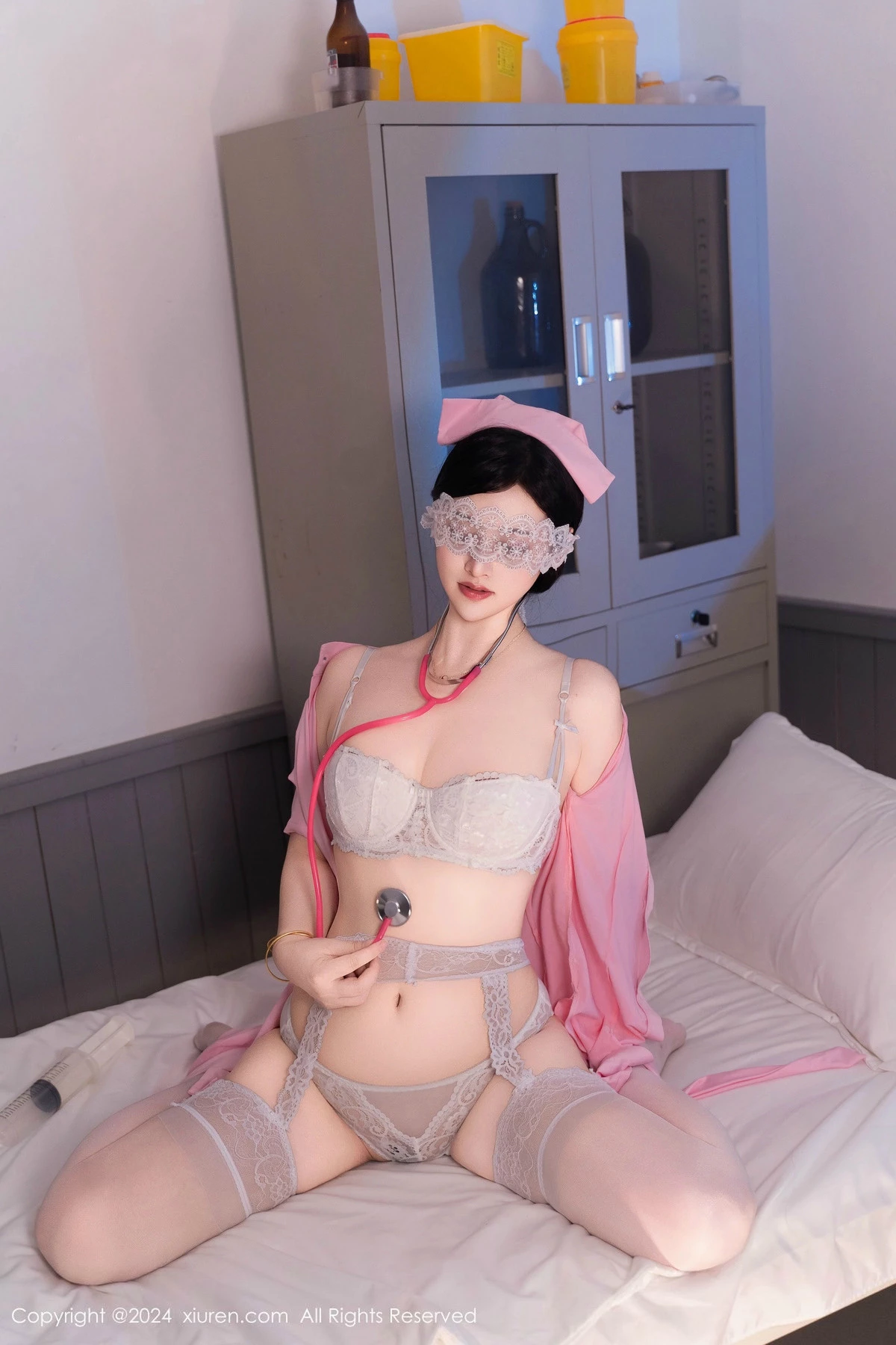 [[XiuRen秀人网]秀人网]No.9434_模特诗诗kiki性感黑色情趣内衣配黑丝吊袜秀曼妙身姿诱惑写真123P