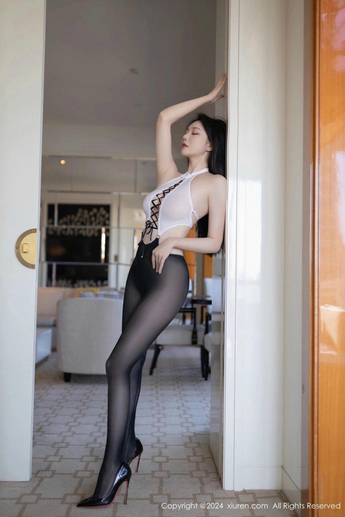 [[XiuRen秀人网]秀人网]No.9436_模特安然anran私房性感白色内衣配黑丝吊袜秀柔美身段诱惑写真80P